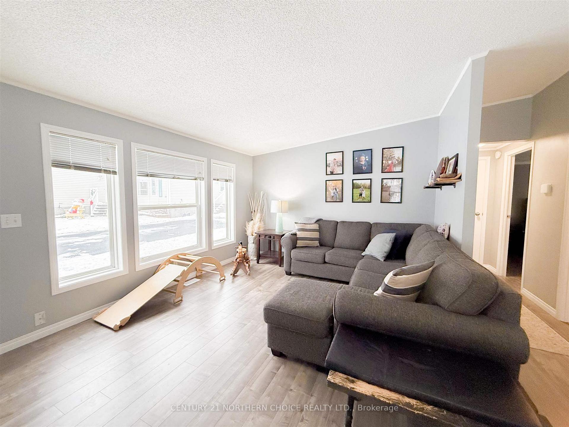 Photo 14 of 8 Sunset Place, Kenora, Evergreen — HOMEH