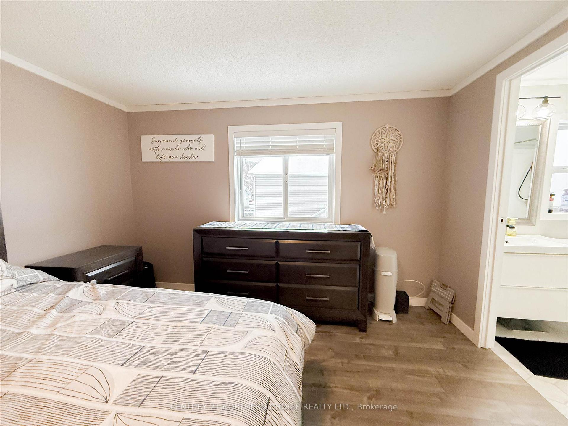 Photo 23 of 8 Sunset Place, Kenora, Evergreen — HOMEH