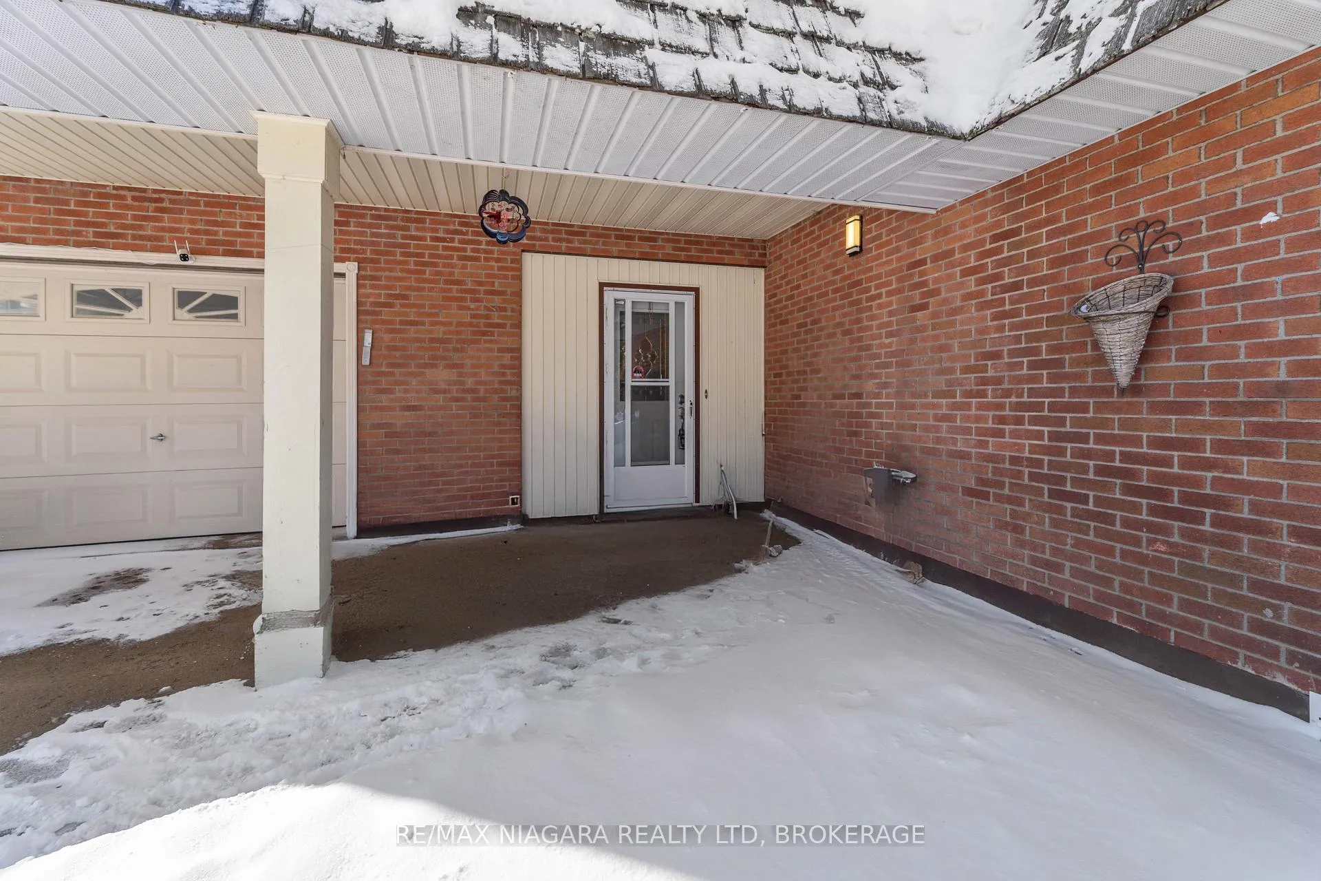 Photo 4 of 791 Darby Road, Welland, Cooks Mills — HOMEH