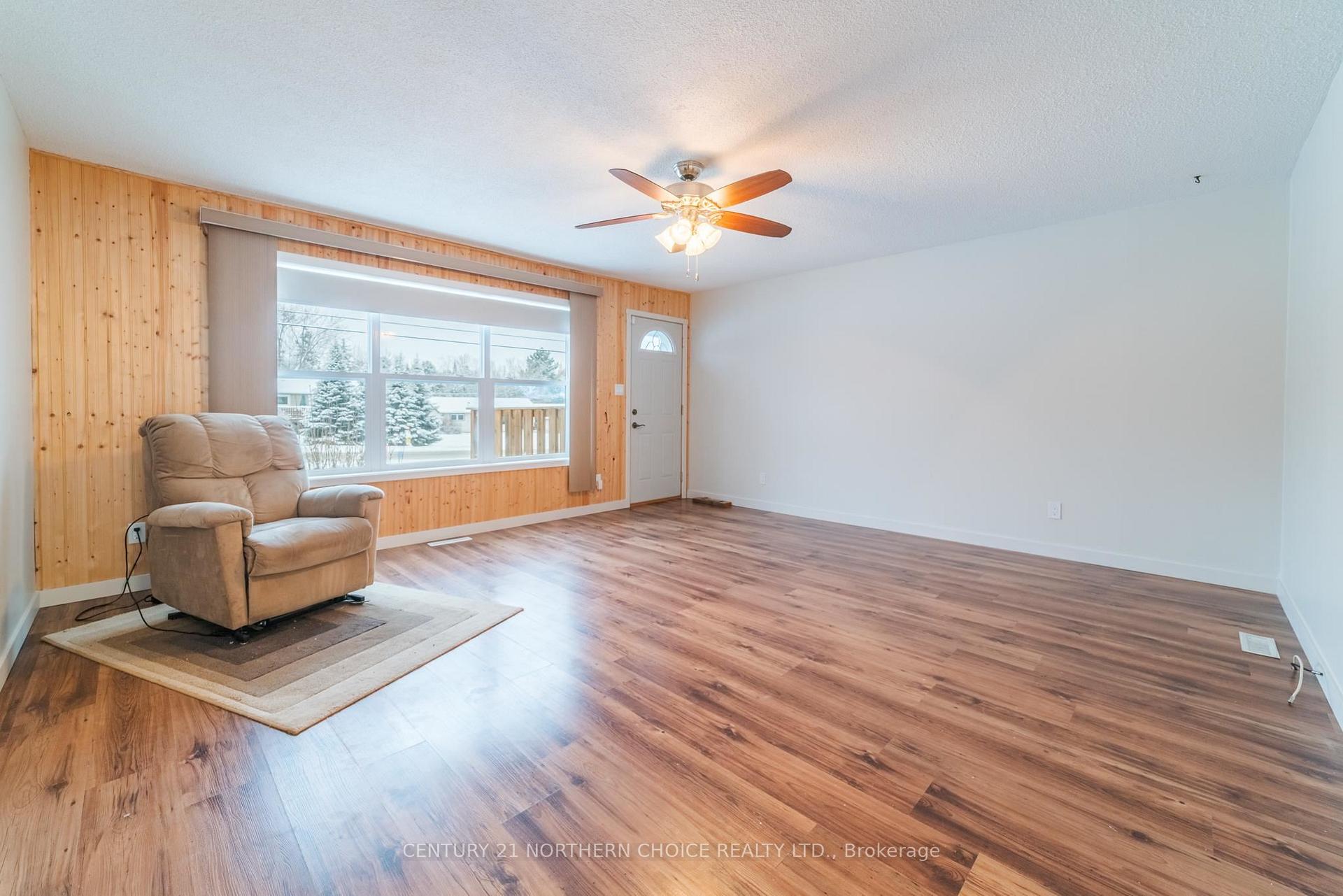 Photo 8 of 723 Airport Road, Kenora, Airport Road North — HOMEH