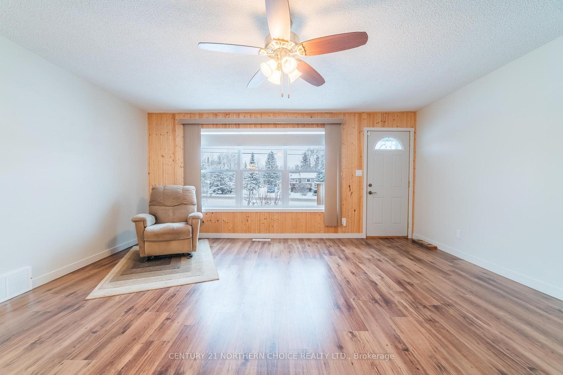 Photo 9 of 723 Airport Road, Kenora, Airport Road North — HOMEH