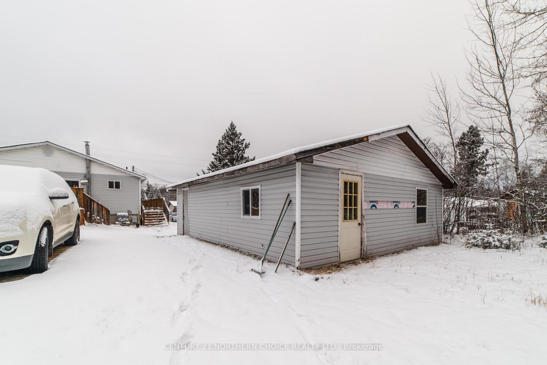 Photo 38 of 723 Airport Road, Kenora, Airport Road North — HOMEH