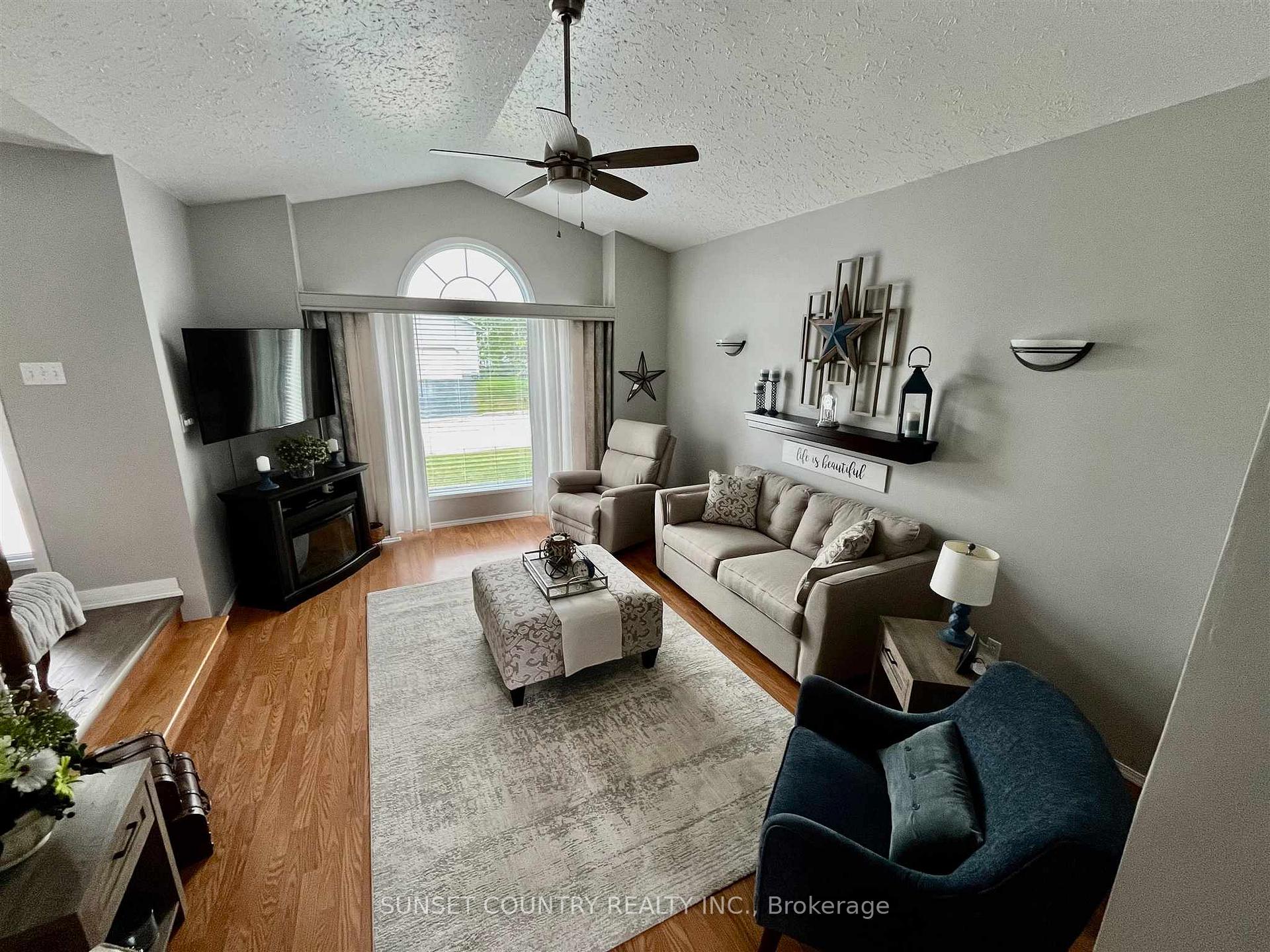 Photo 2 of 41 Clearwater Crescent, Dryden, Pronger Park — HOMEH