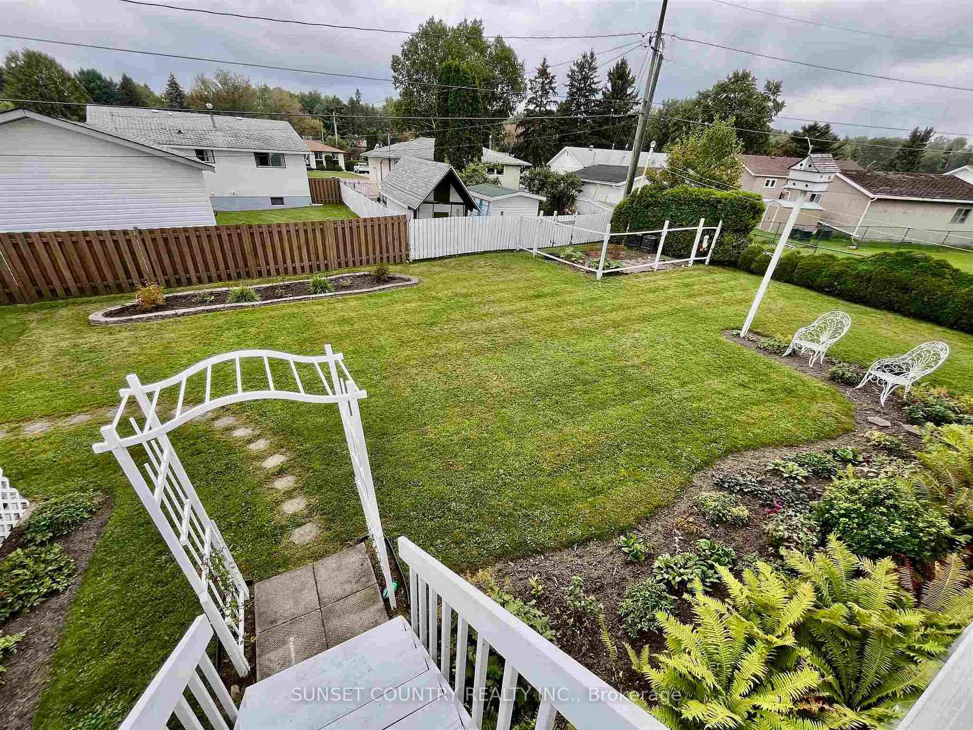 Photo 32 of 41 Clearwater Crescent, Dryden, Pronger Park — HOMEH