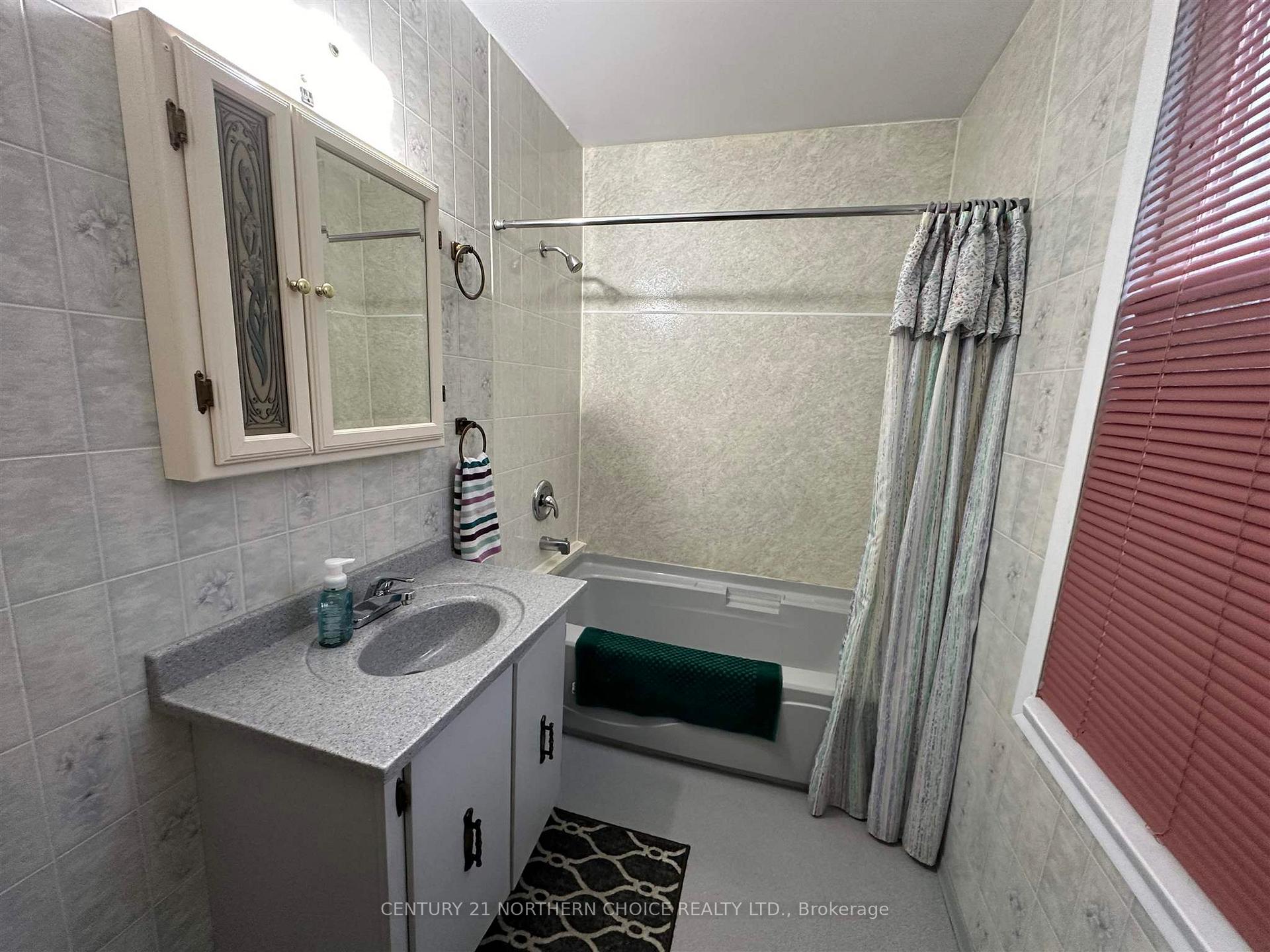Photo 5 of 346 Eighth Avenue S, Kenora, Lakeside — HOMEH