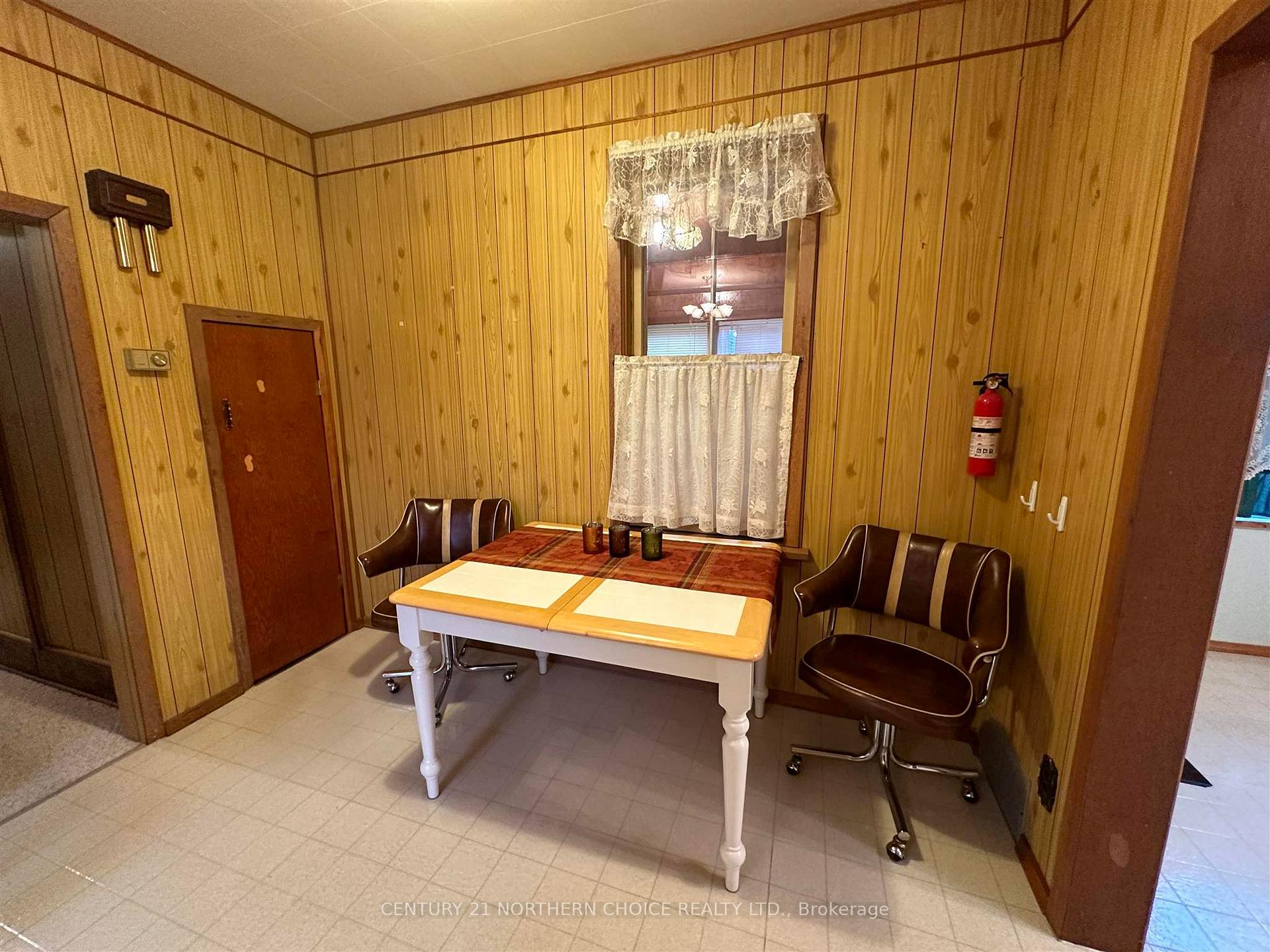 Photo 10 of 346 Eighth Avenue S, Kenora, Lakeside — HOMEH