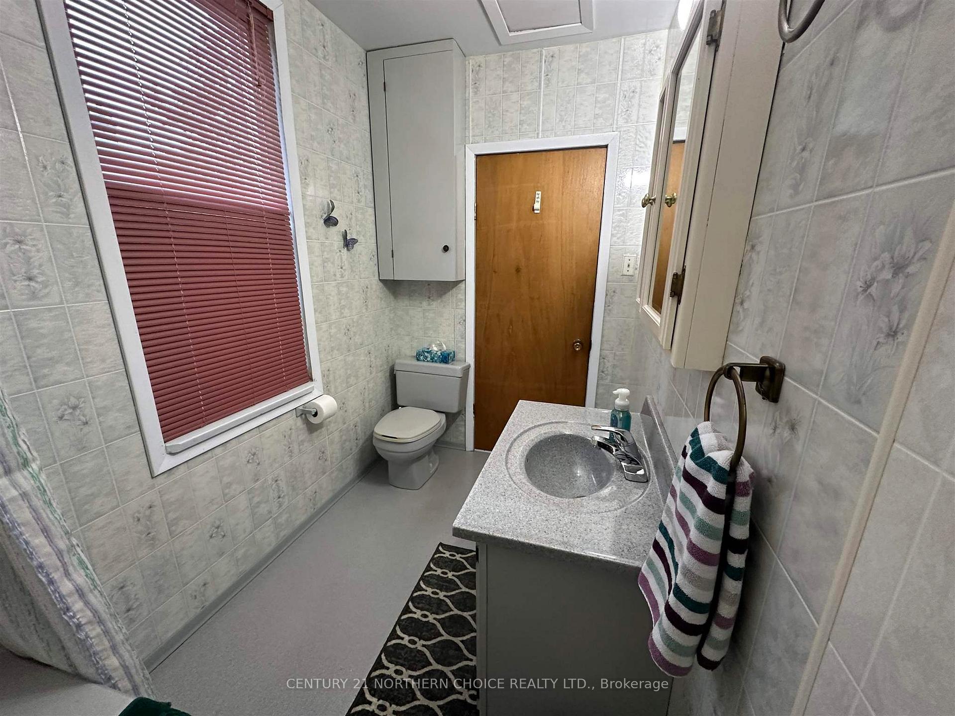 Photo 13 of 346 Eighth Avenue S, Kenora, Lakeside — HOMEH