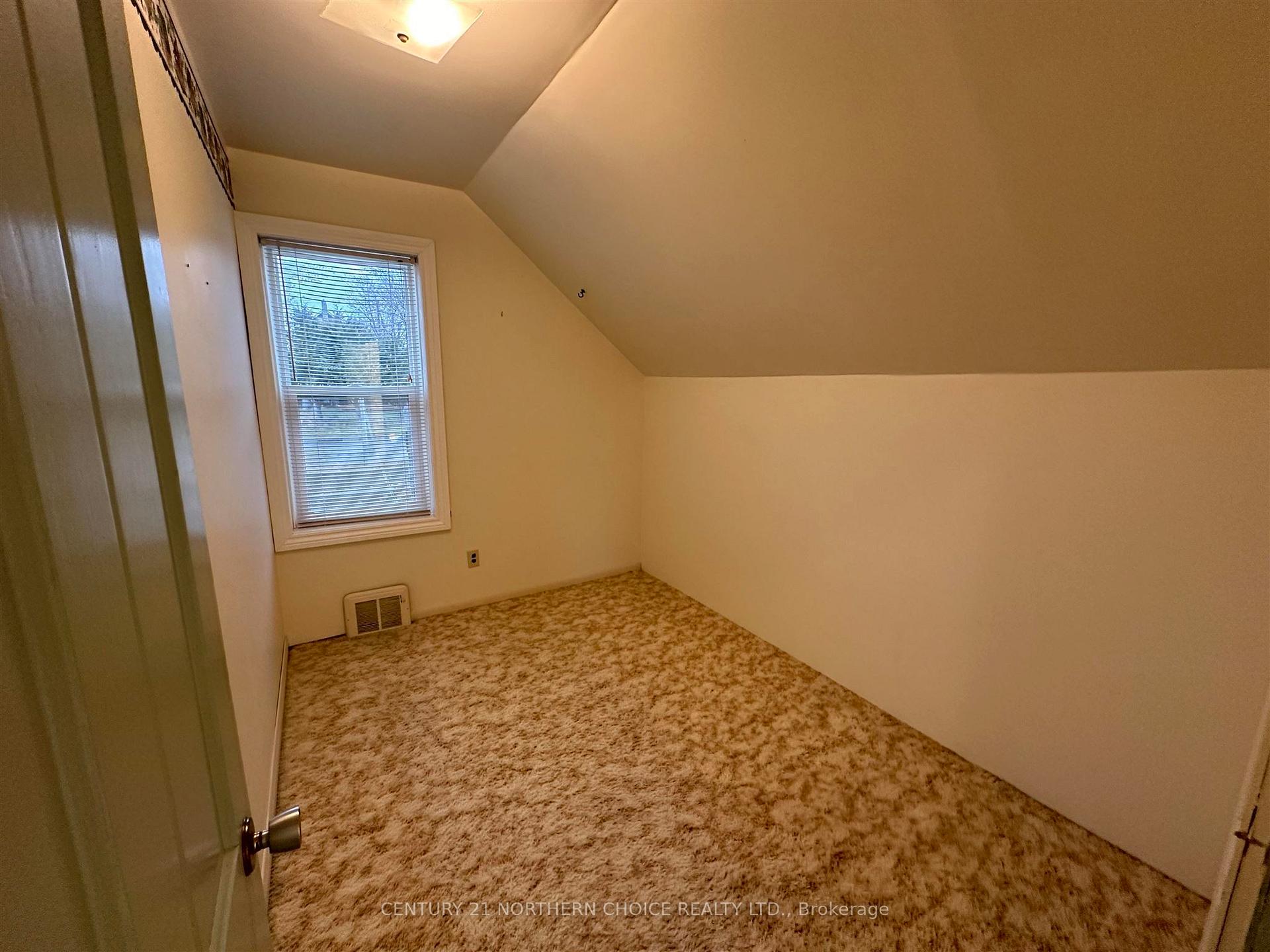 Photo 19 of 346 Eighth Avenue S, Kenora, Lakeside — HOMEH