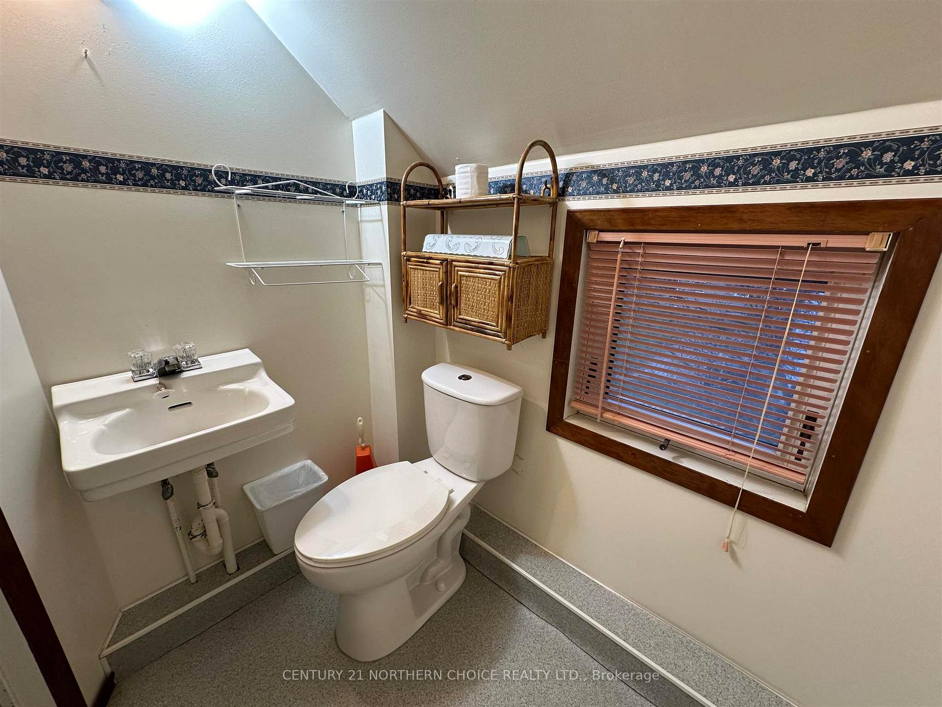 Photo 23 of 346 Eighth Avenue S, Kenora, Lakeside — HOMEH