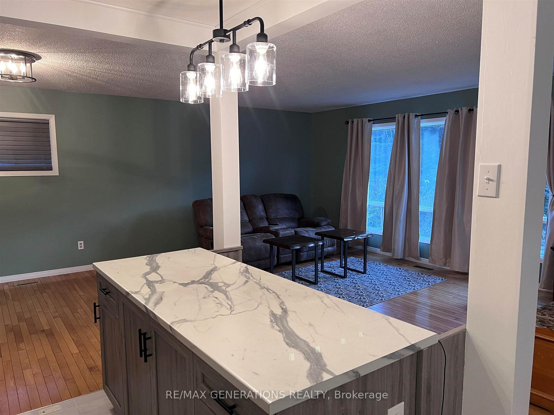 Photo 4 of 123 Hemlo Drive, Marathon — HOMEH