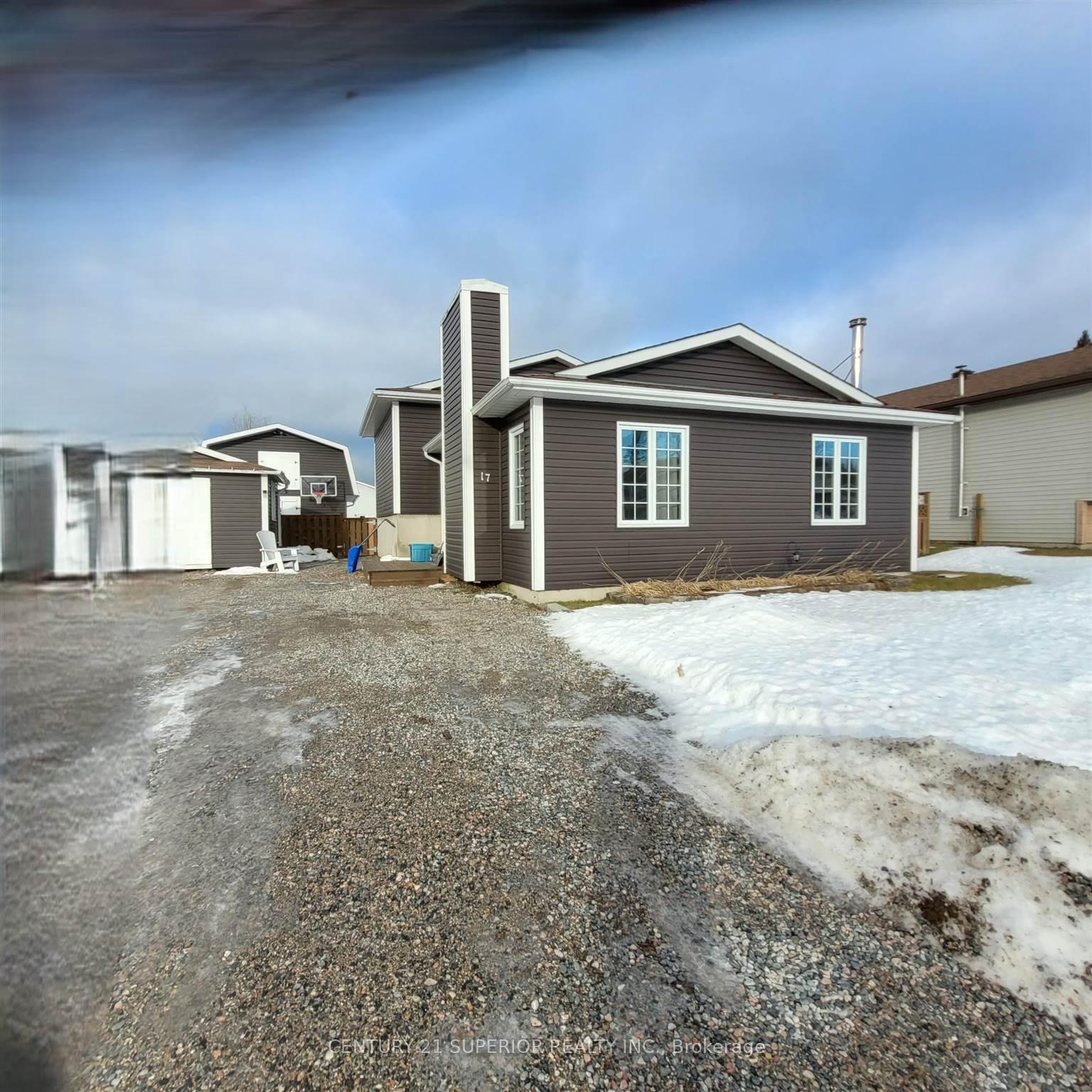 Photo 1 of 17 Bastedo Crescent, Marathon — HOMEH