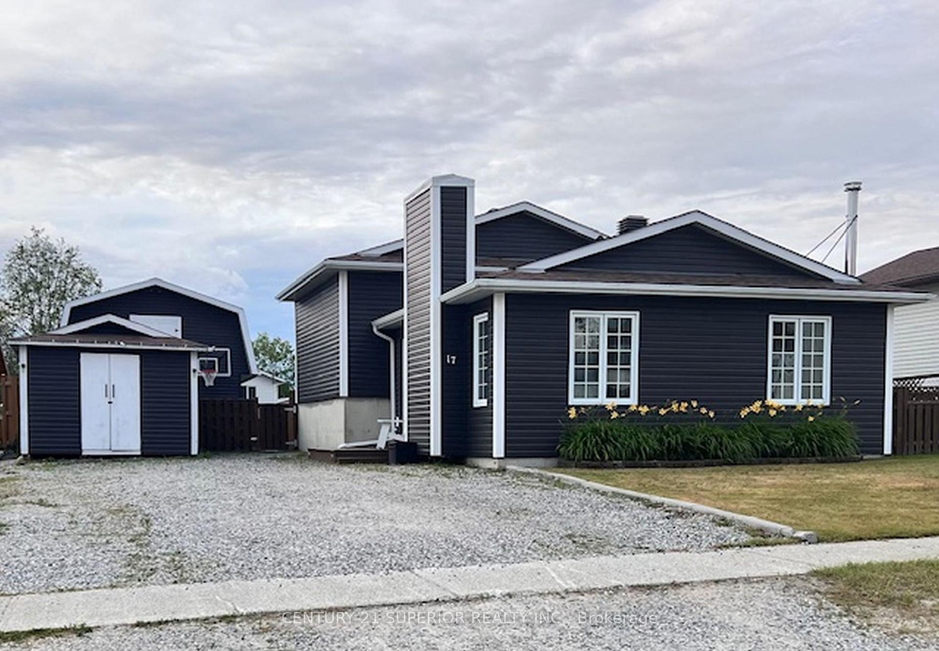 Photo 3 of 17 Bastedo Crescent, Marathon — HOMEH