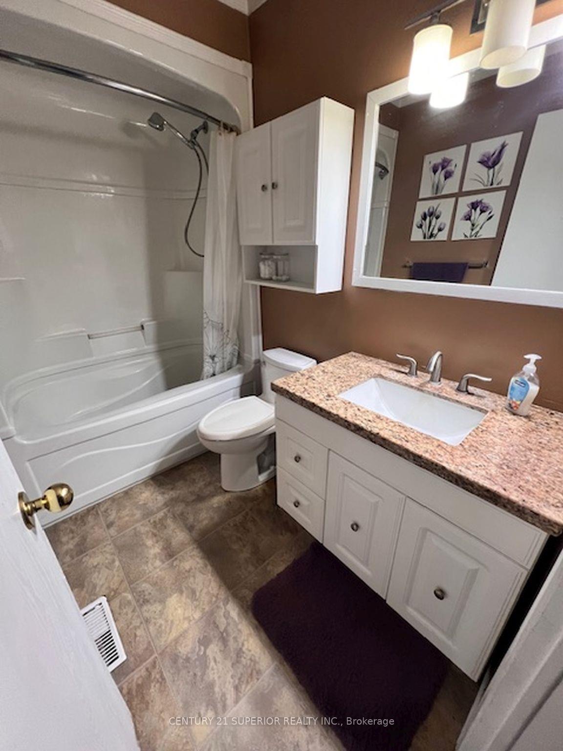 Photo 16 of 17 Bastedo Crescent, Marathon — HOMEH