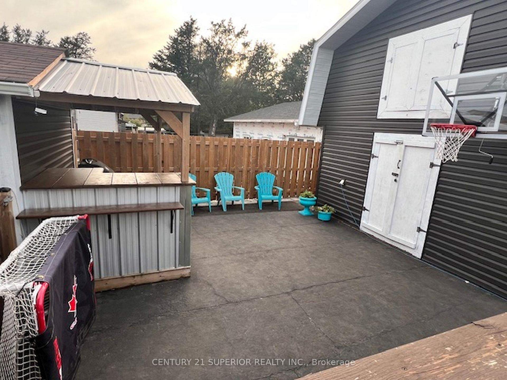 Photo 33 of 17 Bastedo Crescent, Marathon — HOMEH