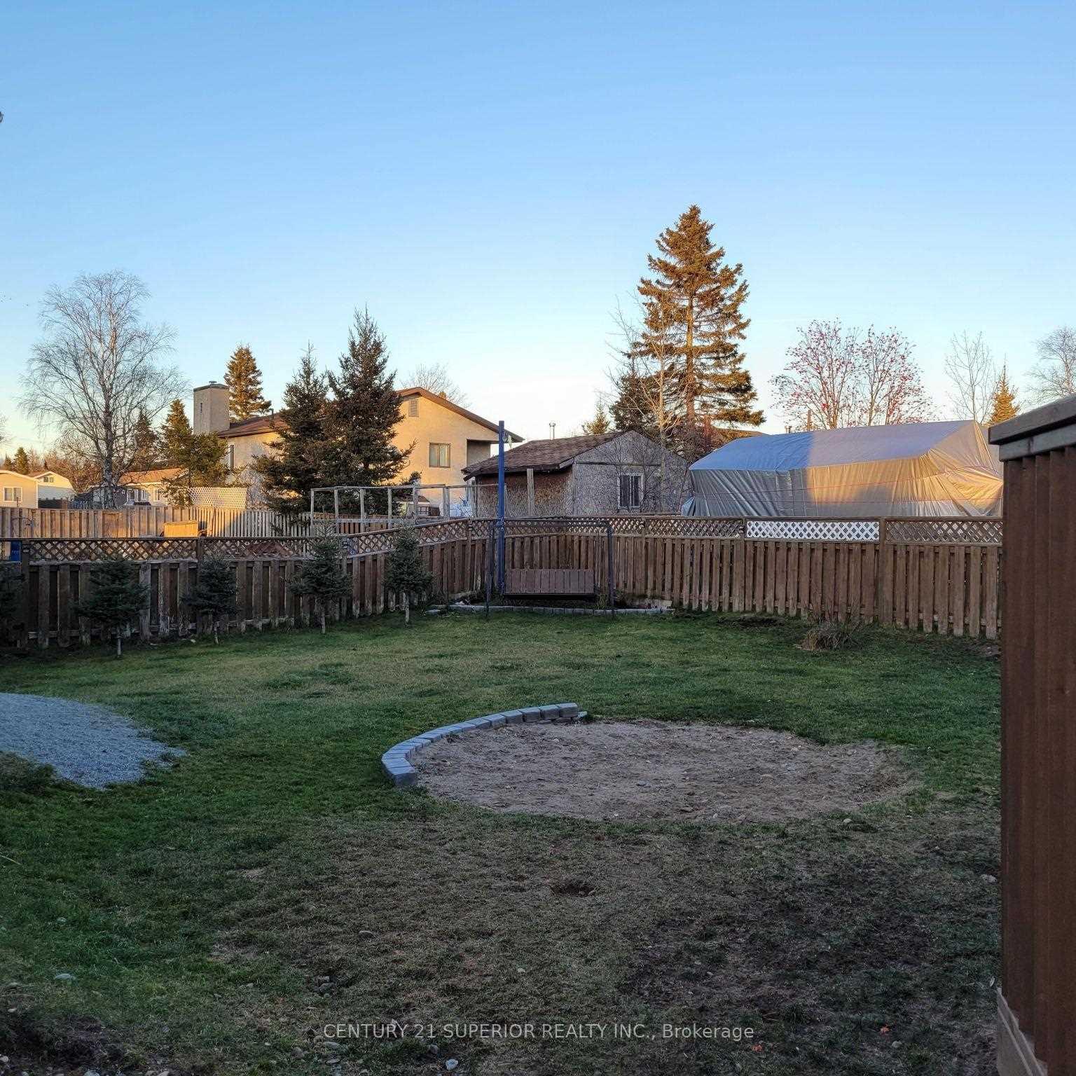 Photo 35 of 17 Bastedo Crescent, Marathon — HOMEH