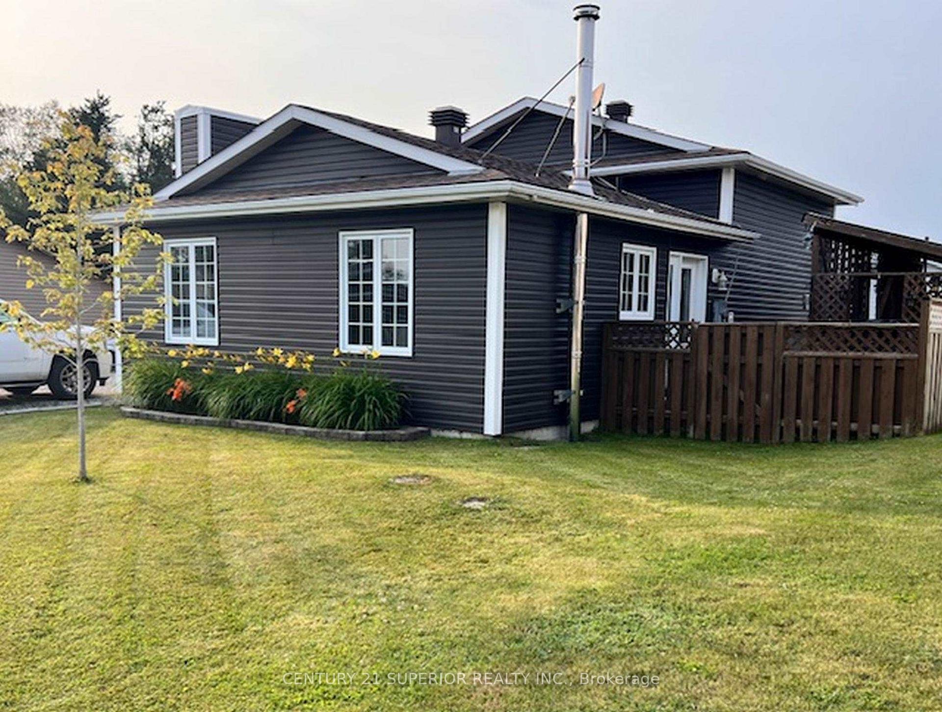Photo 40 of 17 Bastedo Crescent, Marathon — HOMEH