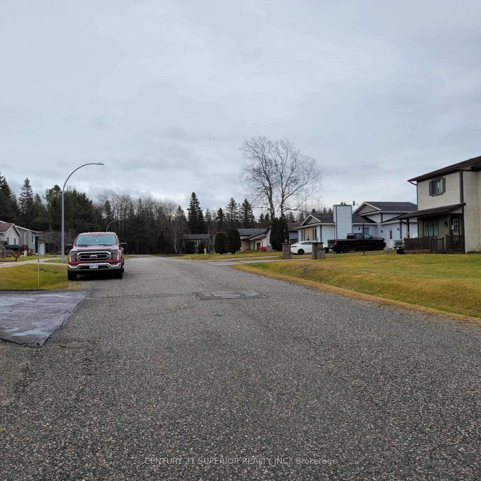 Photo 42 of 17 Bastedo Crescent, Marathon — HOMEH