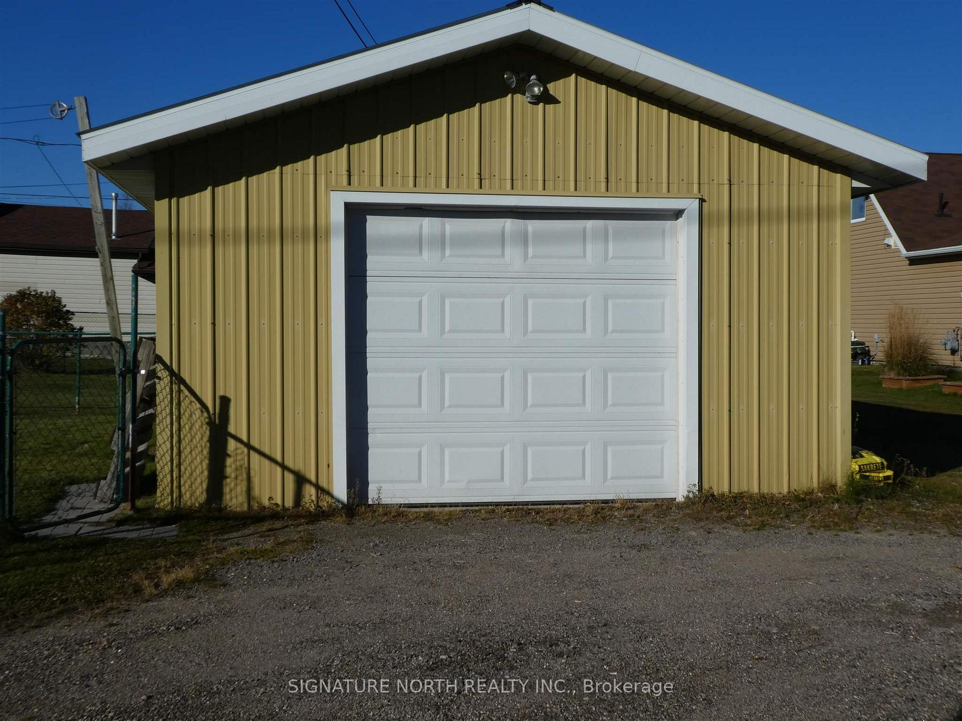 Photo 42 of 106 Barton Ave W, Greenstone — HOMEH