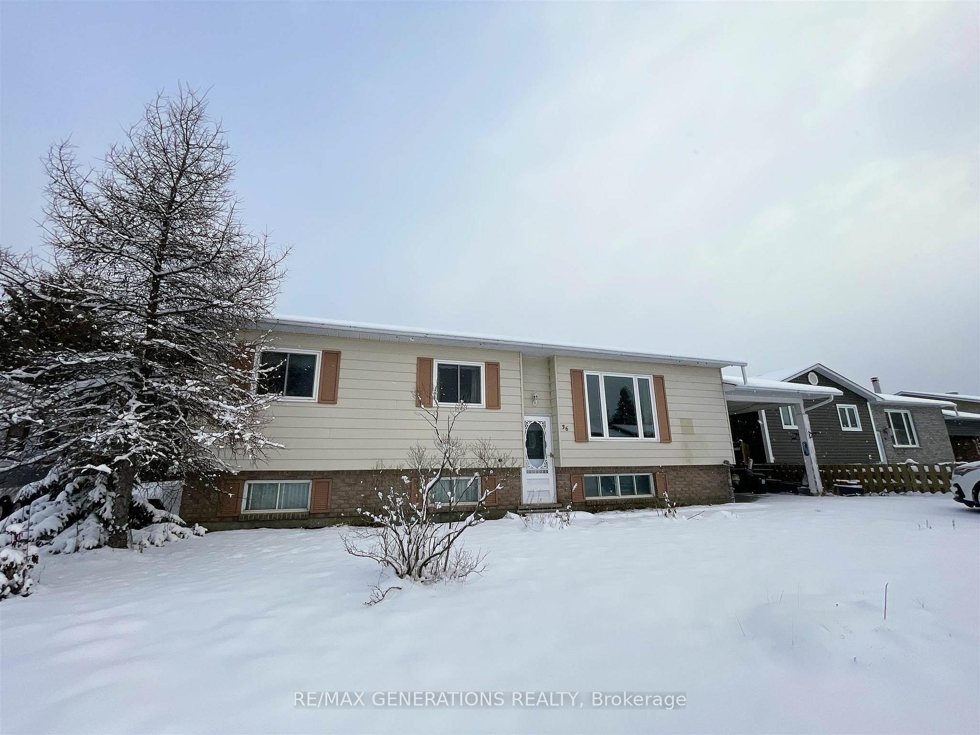 Photo 1 of 36 Moose Drive, Manitouwadge — HOMEH