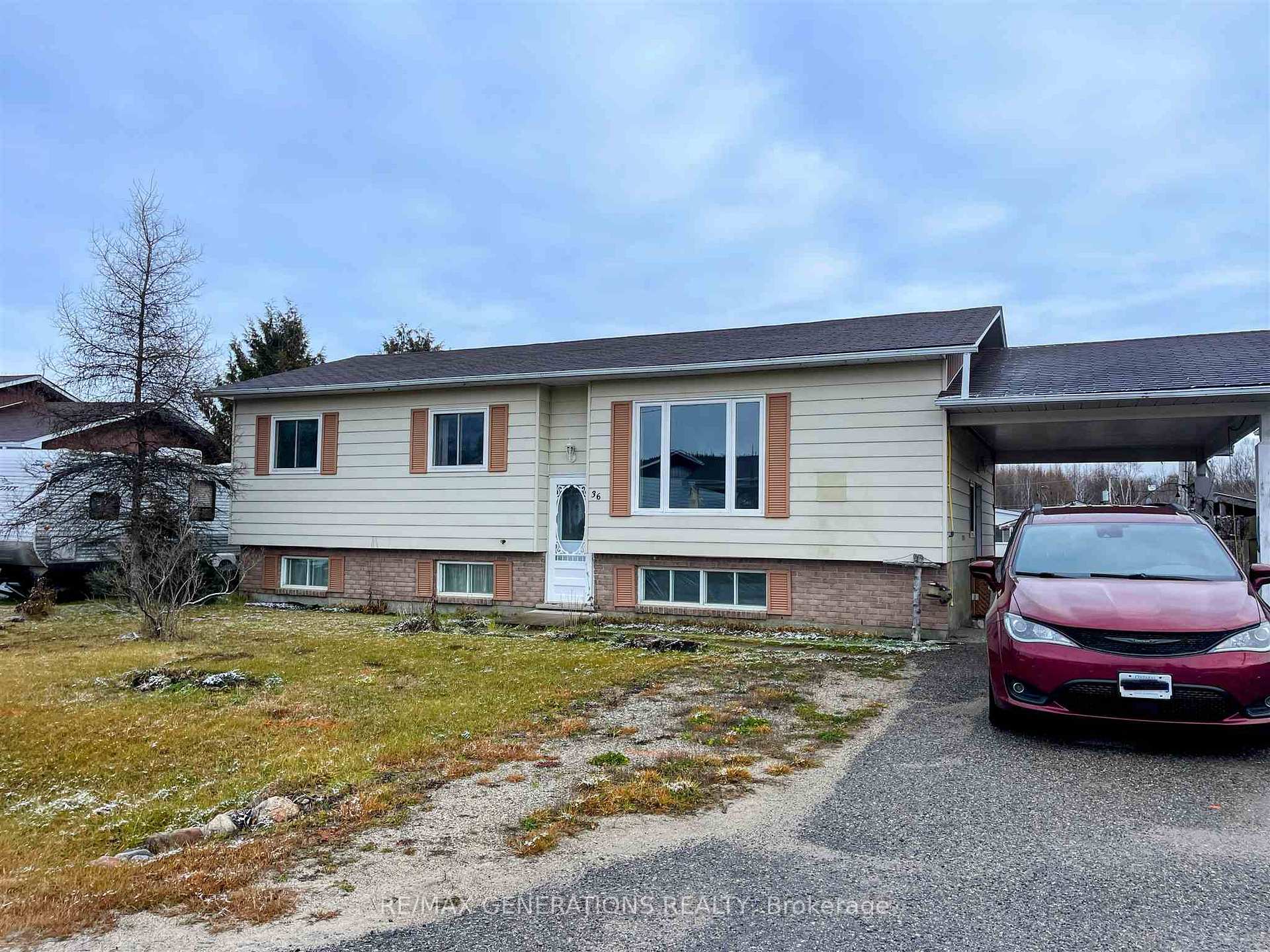 Photo 2 of 36 Moose Drive, Manitouwadge — HOMEH