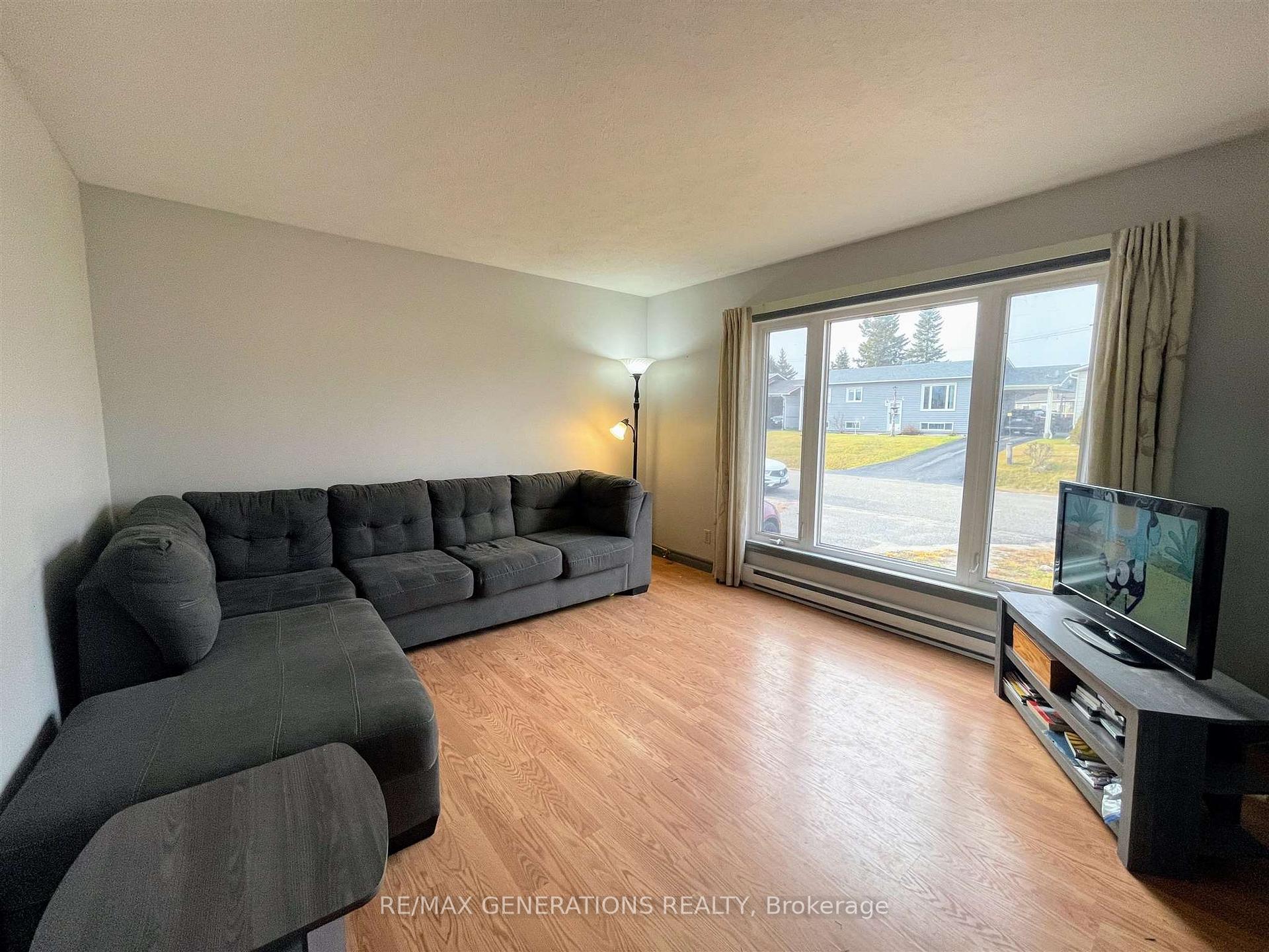 Photo 3 of 36 Moose Drive, Manitouwadge — HOMEH