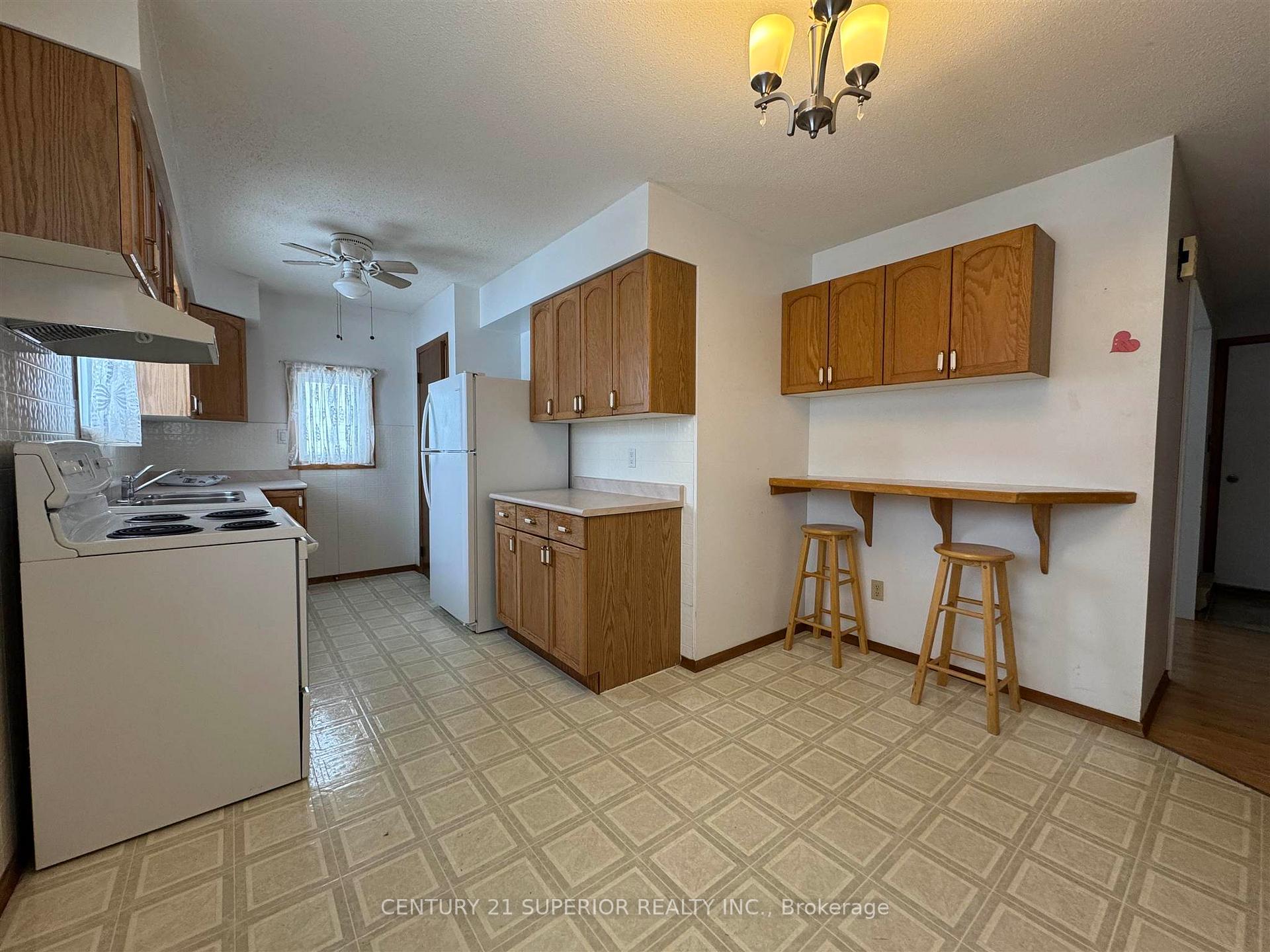 Photo 3 of 29 Lynx Ave, Manitouwadge — HOMEH