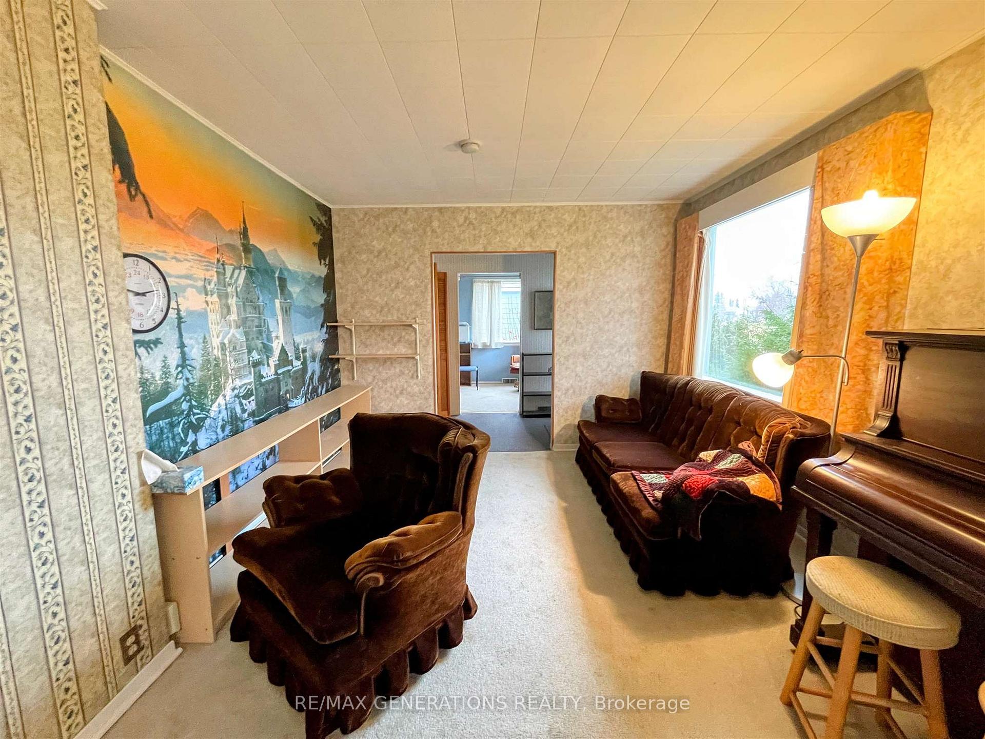 Photo 4 of 18 Ross Avenue, Marathon — HOMEH