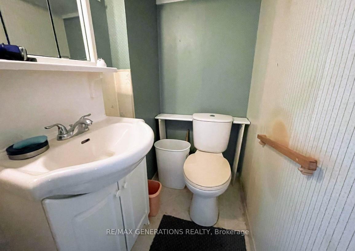 Photo 14 of 18 Ross Avenue, Marathon — HOMEH