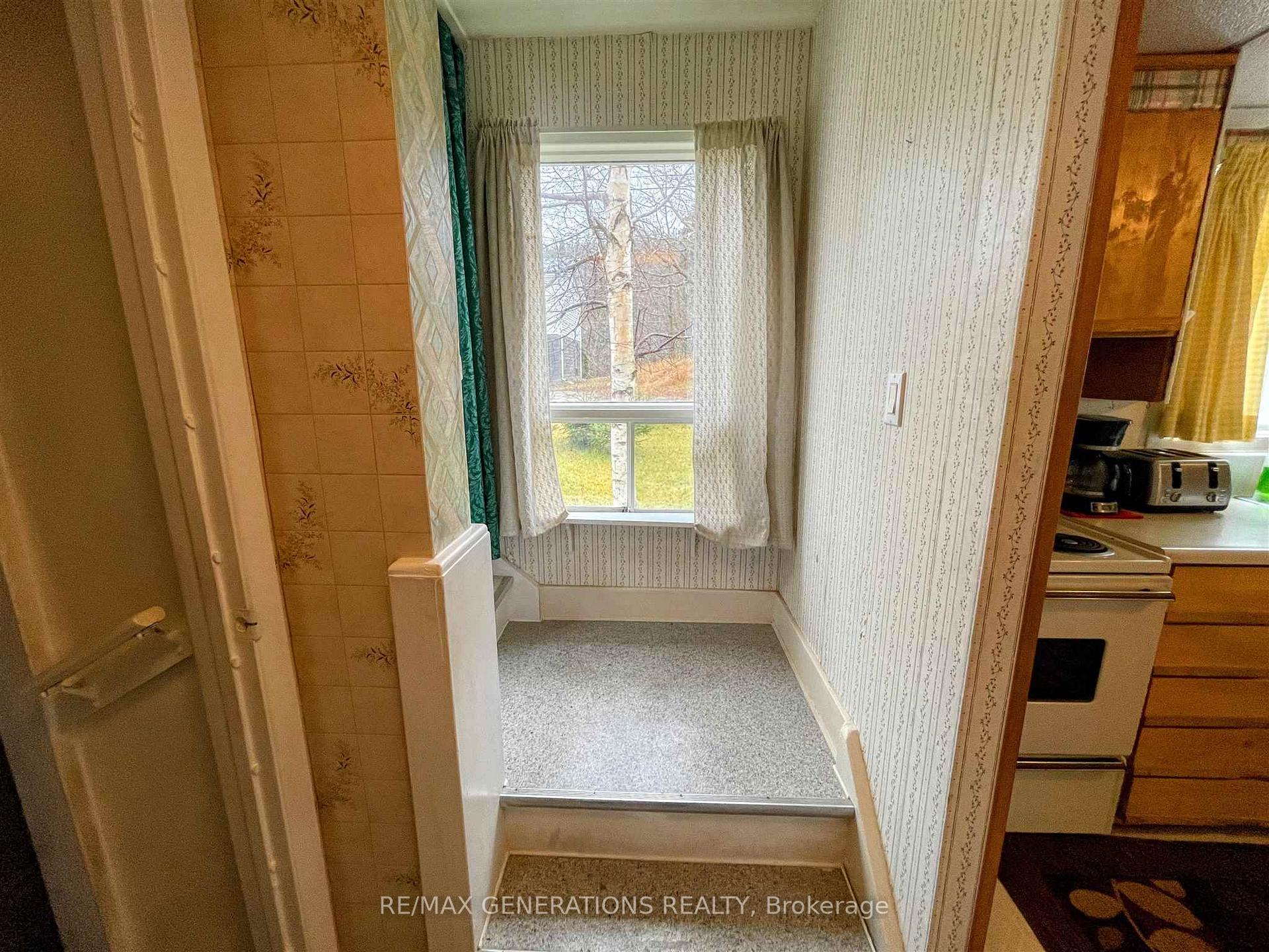 Photo 15 of 18 Ross Avenue, Marathon — HOMEH