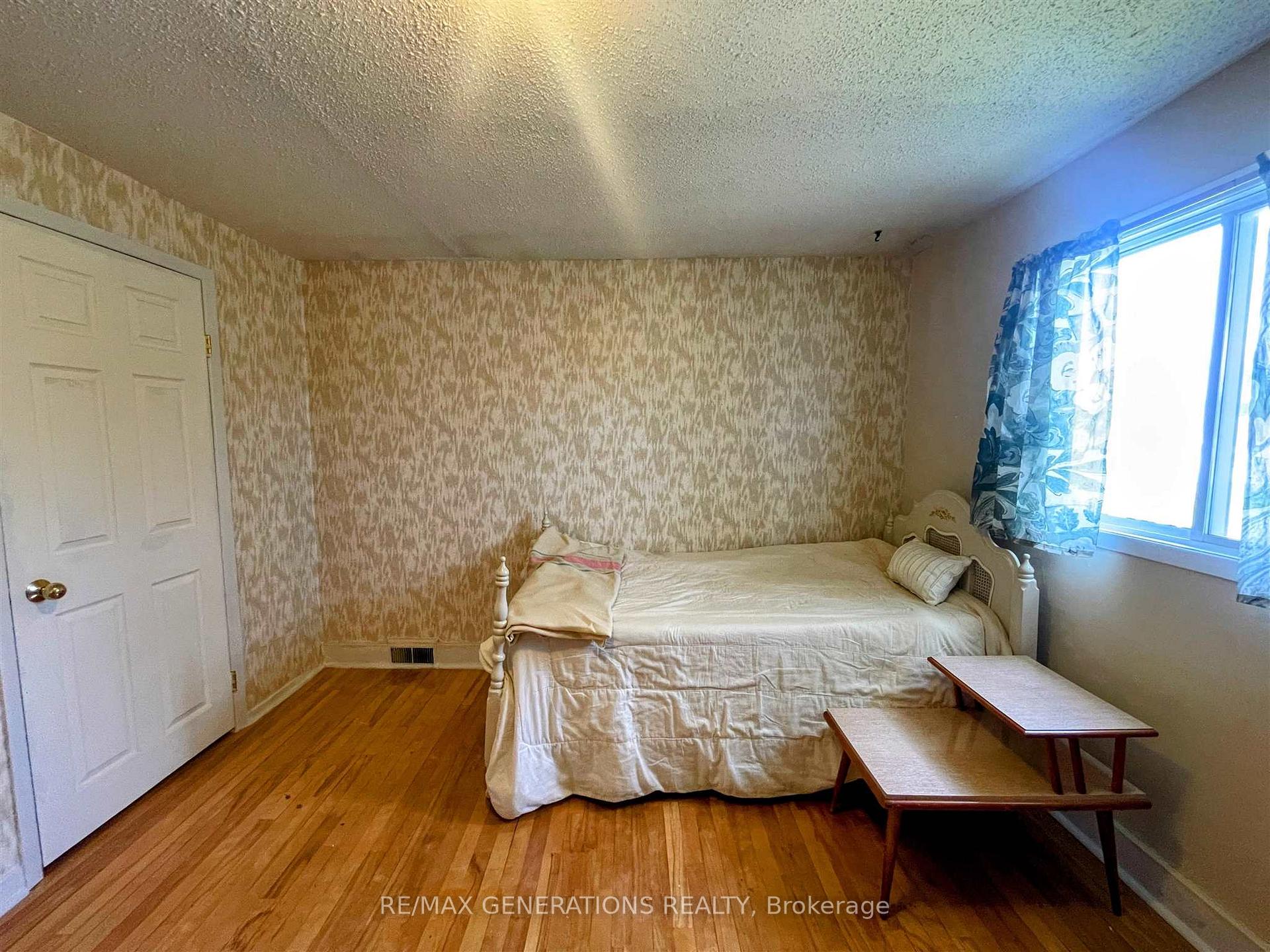 Photo 19 of 18 Ross Avenue, Marathon — HOMEH