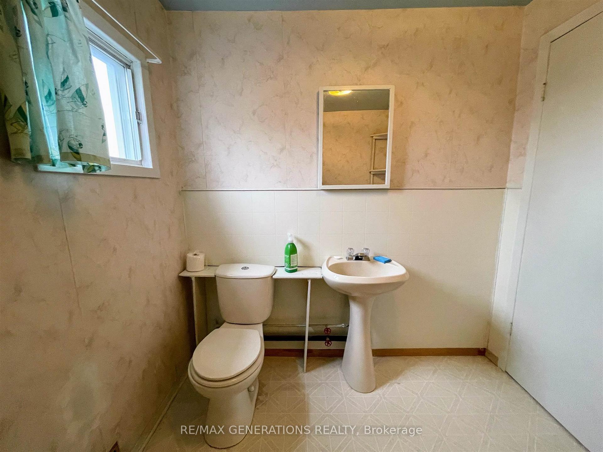 Photo 22 of 18 Ross Avenue, Marathon — HOMEH