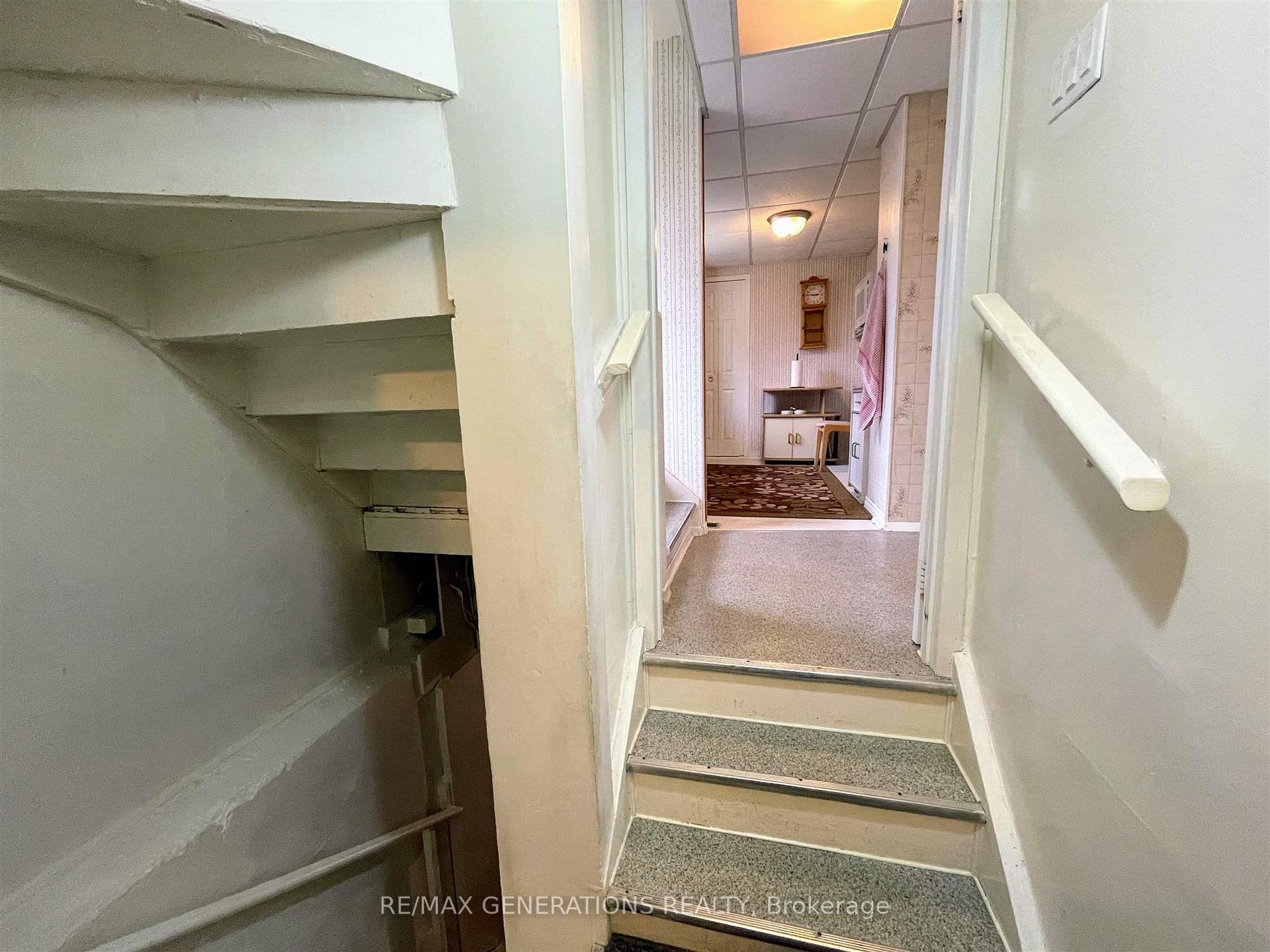 Photo 25 of 18 Ross Avenue, Marathon — HOMEH