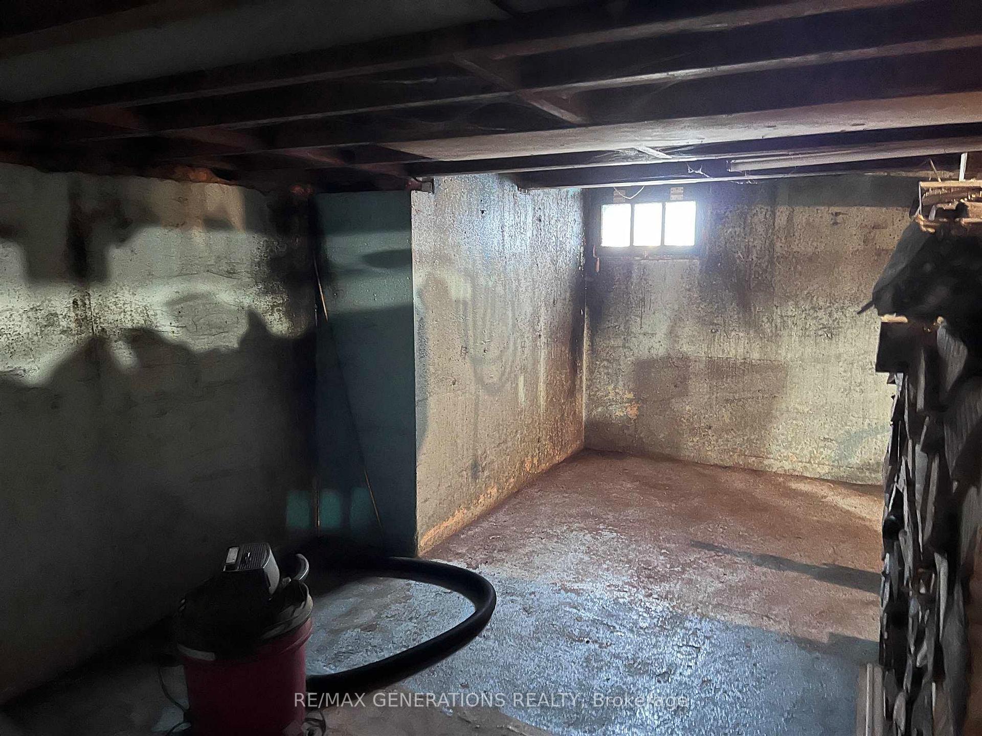 Photo 10 of 5 Howe Street, Marathon — HOMEH