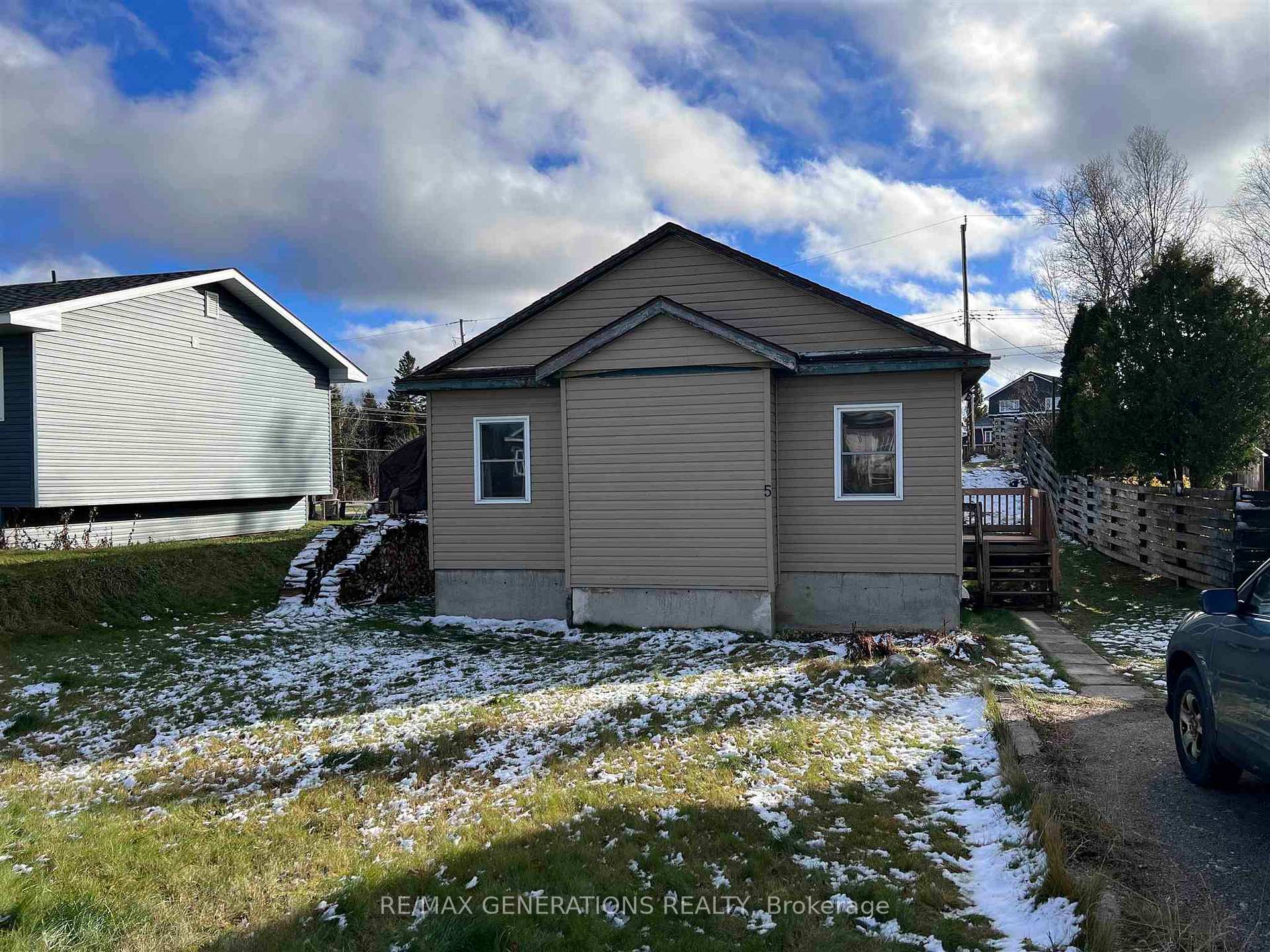 Photo 22 of 5 Howe Street, Marathon — HOMEH