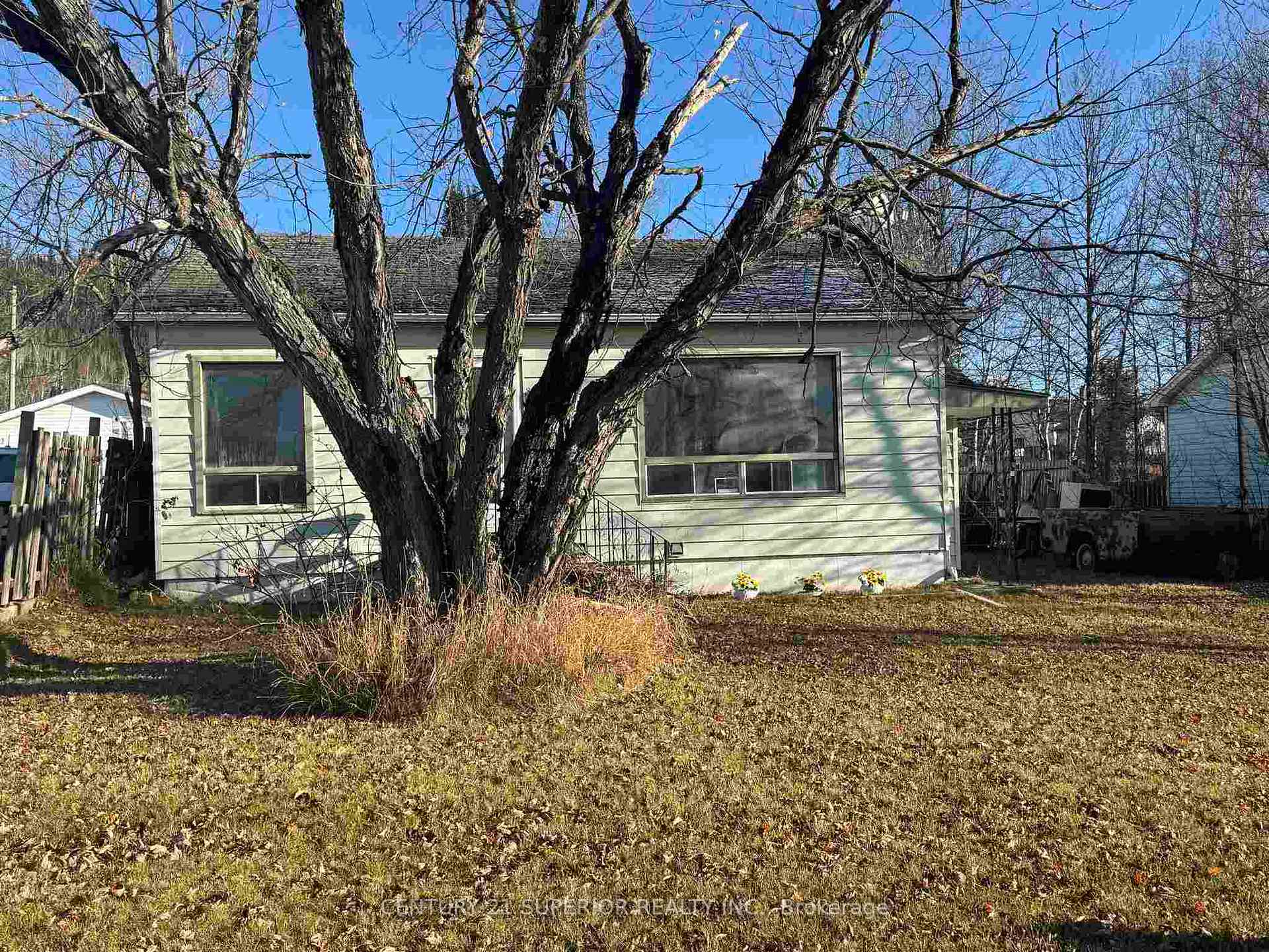 Photo 2 of 17 Flicker Avenue, Manitouwadge — HOMEH