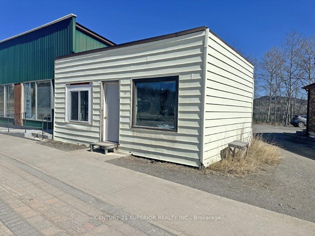 Photo 3 of 12 Front Street, Nipigon — HOMEH