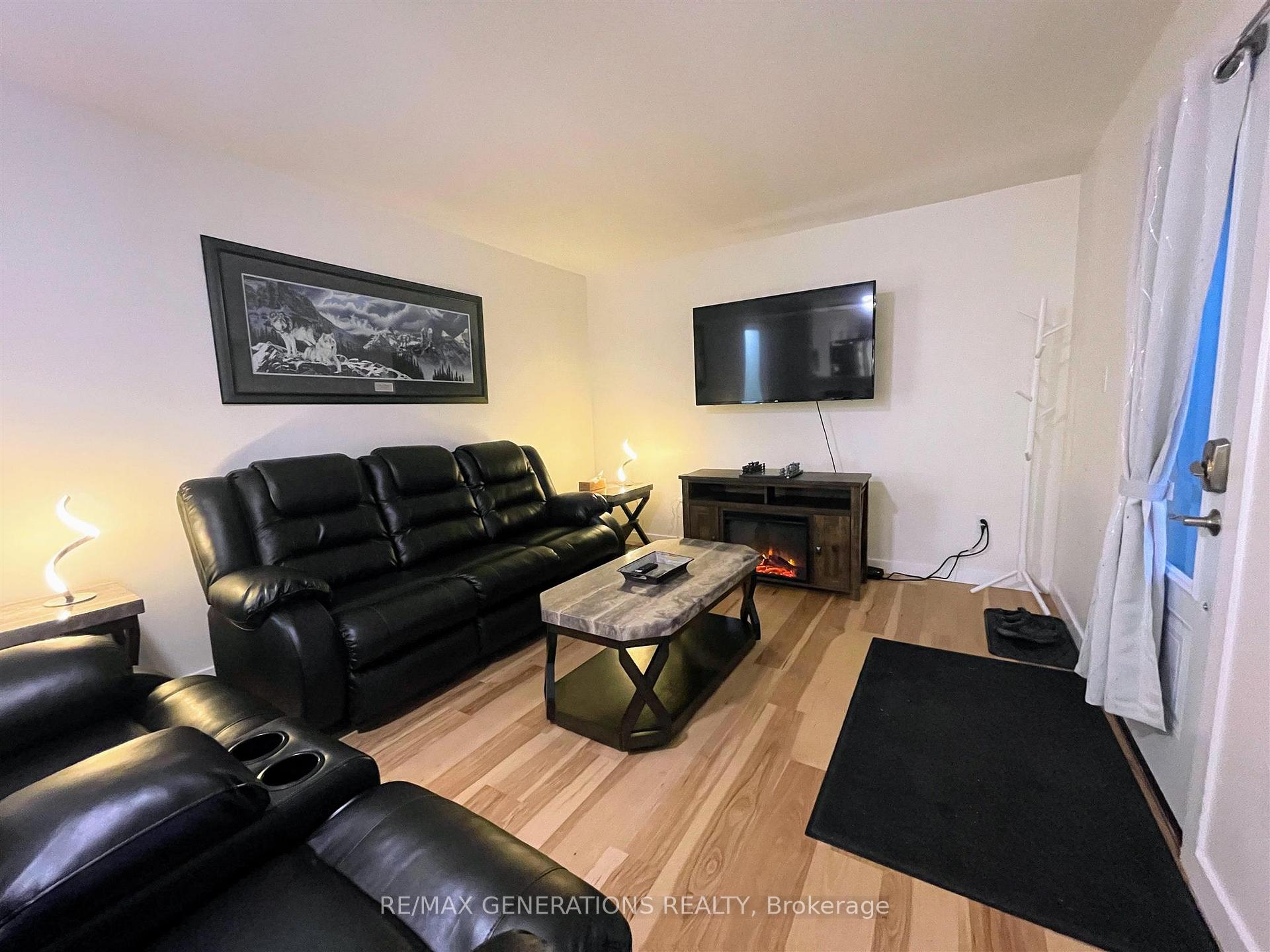 Photo 2 of 70 Neebig Avenue, Manitouwadge — HOMEH
