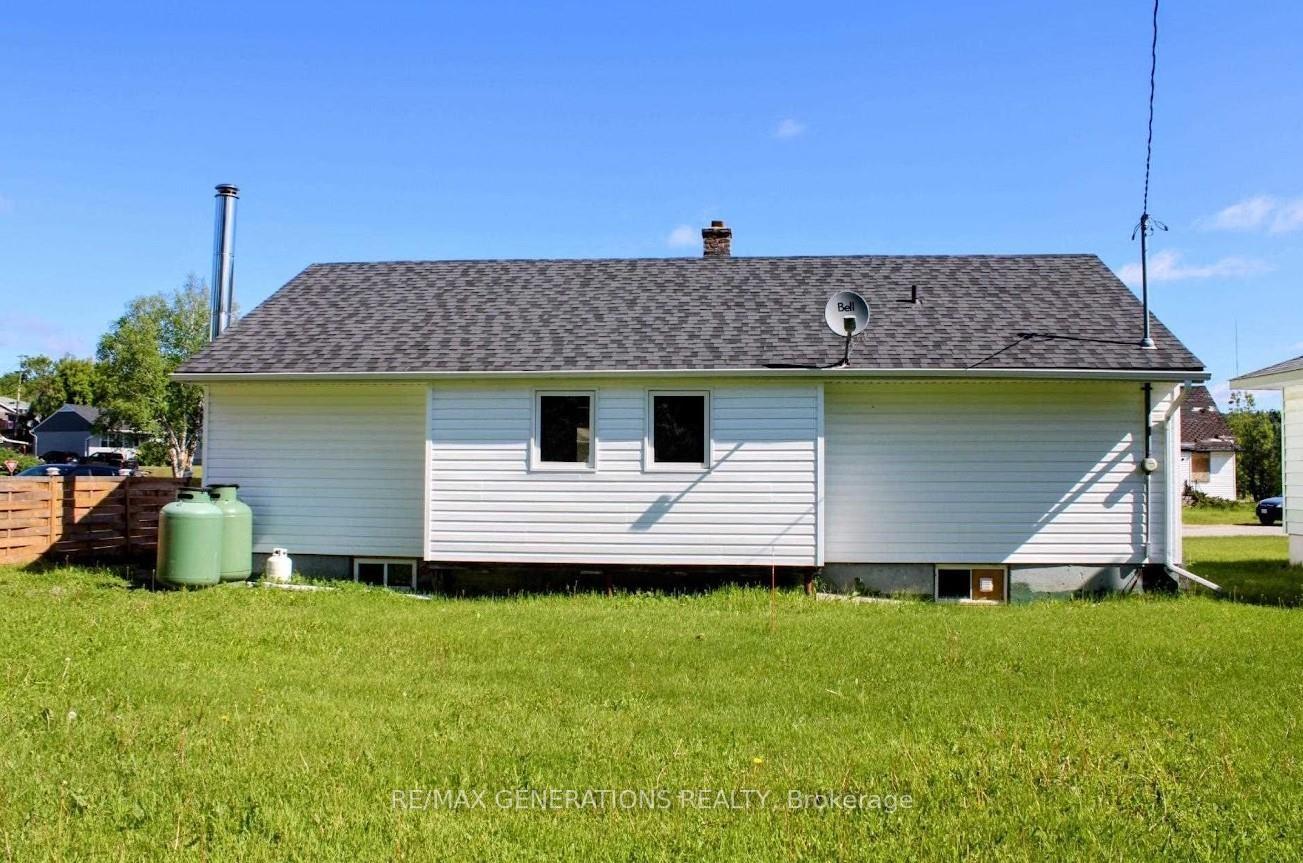 Photo 33 of 70 Neebig Avenue, Manitouwadge — HOMEH