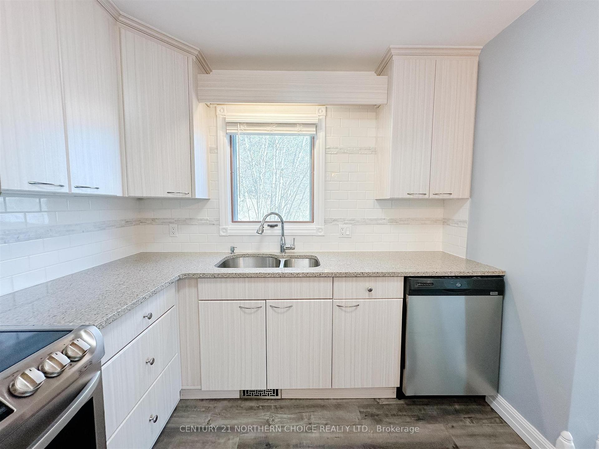 Photo 15 of 1-35 Nash Street, Kenora, Norman — HOMEH