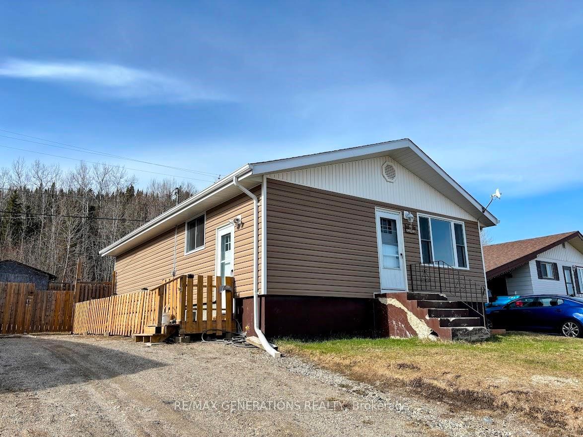Photo 1 of 73 Warbler Drive, Manitouwadge — HOMEH