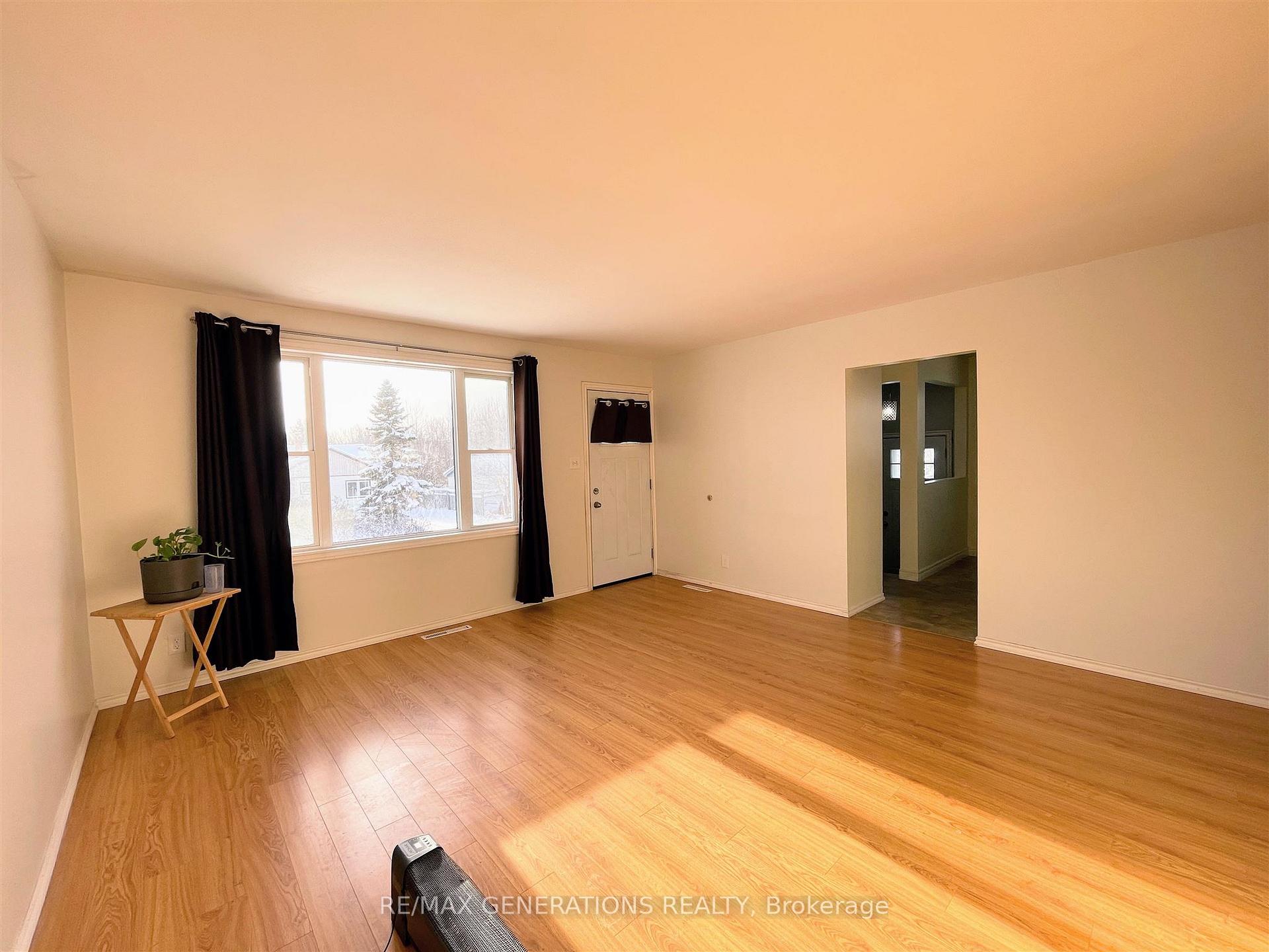 Photo 6 of 73 Warbler Drive, Manitouwadge — HOMEH