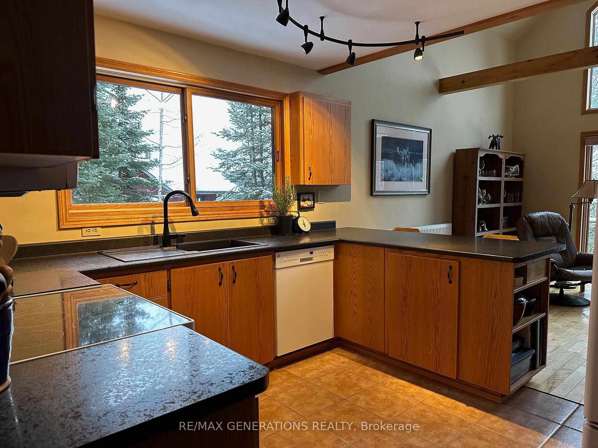 Photo 10 of 309 Cedar Lane, Thunder Bay Remote Area — HOMEH