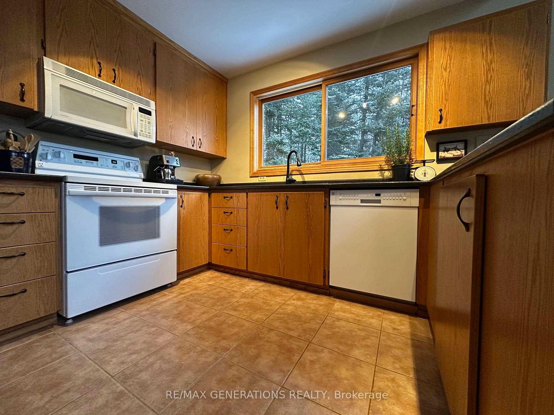 Photo 11 of 309 Cedar Lane, Thunder Bay Remote Area — HOMEH