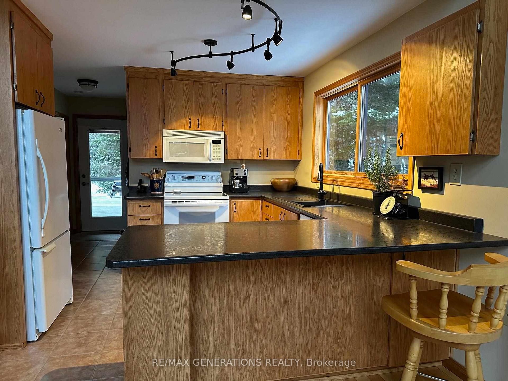 Photo 12 of 309 Cedar Lane, Thunder Bay Remote Area — HOMEH