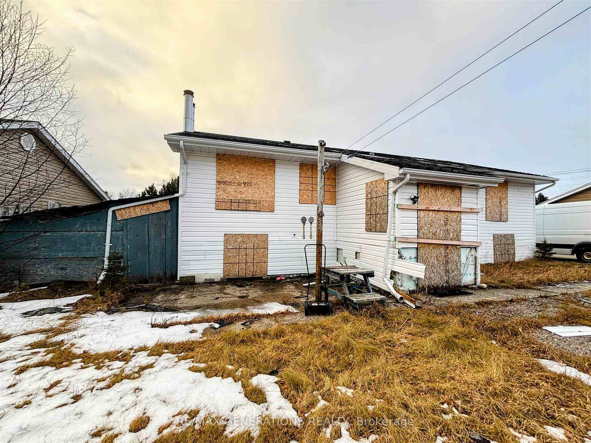 Photo 8 of 25 Sund Crescent, Marathon — HOMEH