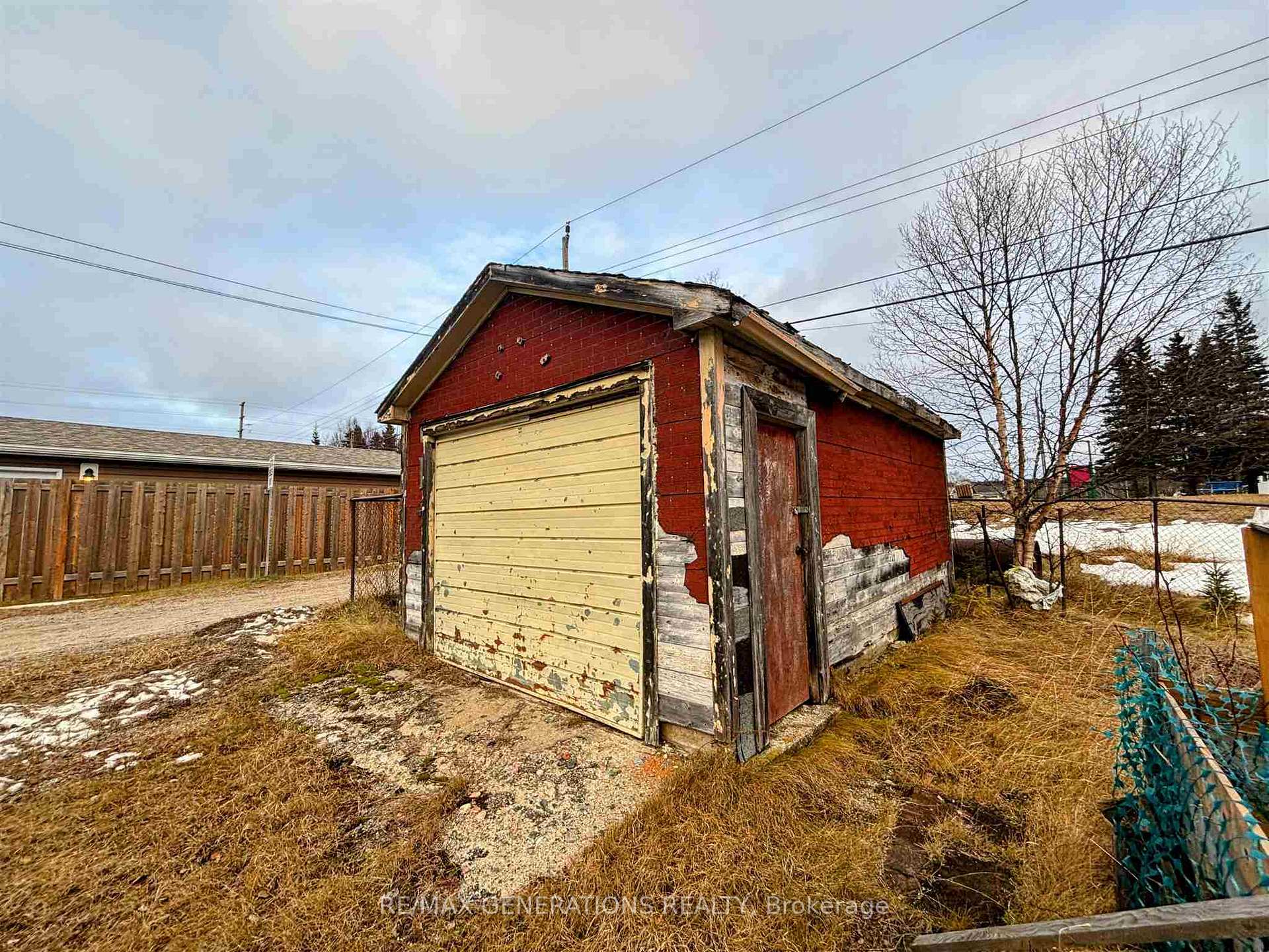 Photo 10 of 25 Sund Crescent, Marathon — HOMEH
