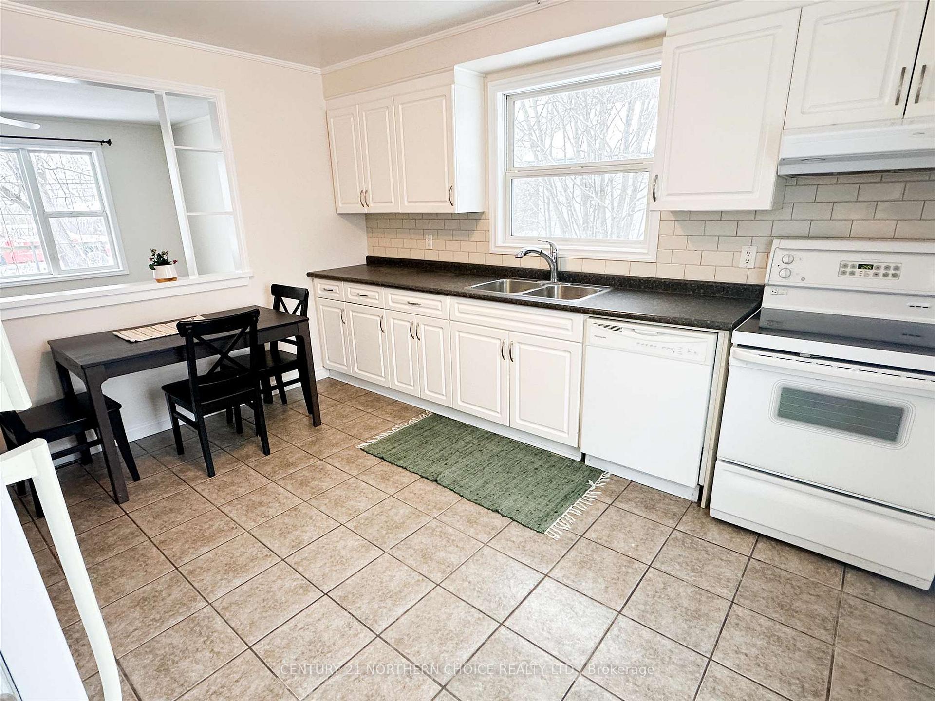 Photo 5 of 3 Murdock Street, Red Lake — HOMEH