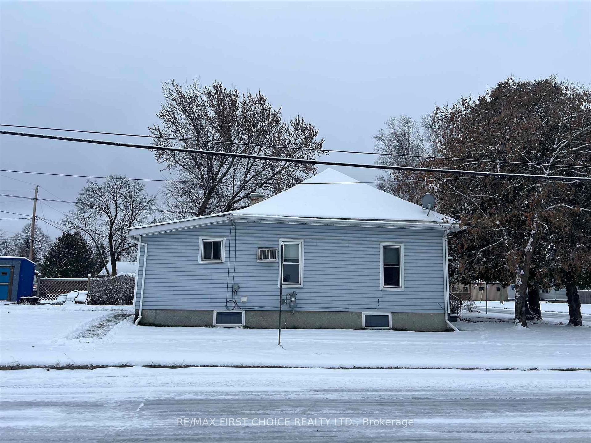 Photo 2 of 512 Armit Avenue, Fort Frances — HOMEH