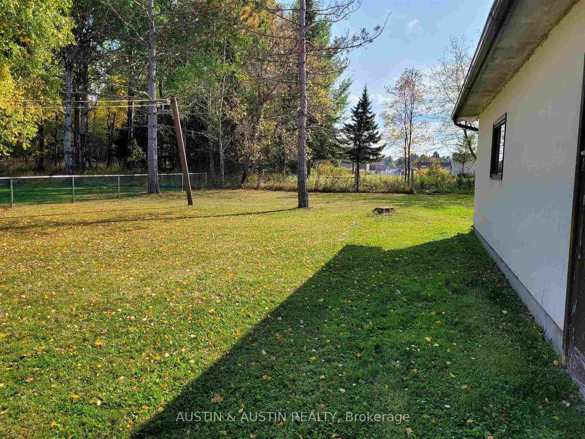 Photo 9 of 264 Duke Street, Dryden, Milestone — HOMEH