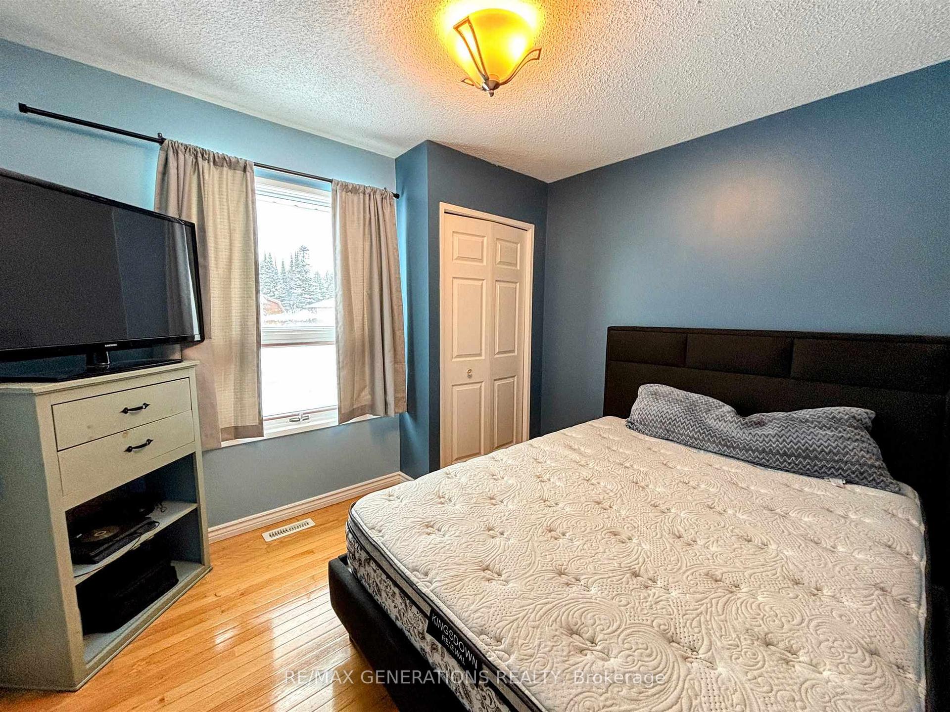 Photo 14 of 13 Pinewood Walk, Marathon — HOMEH